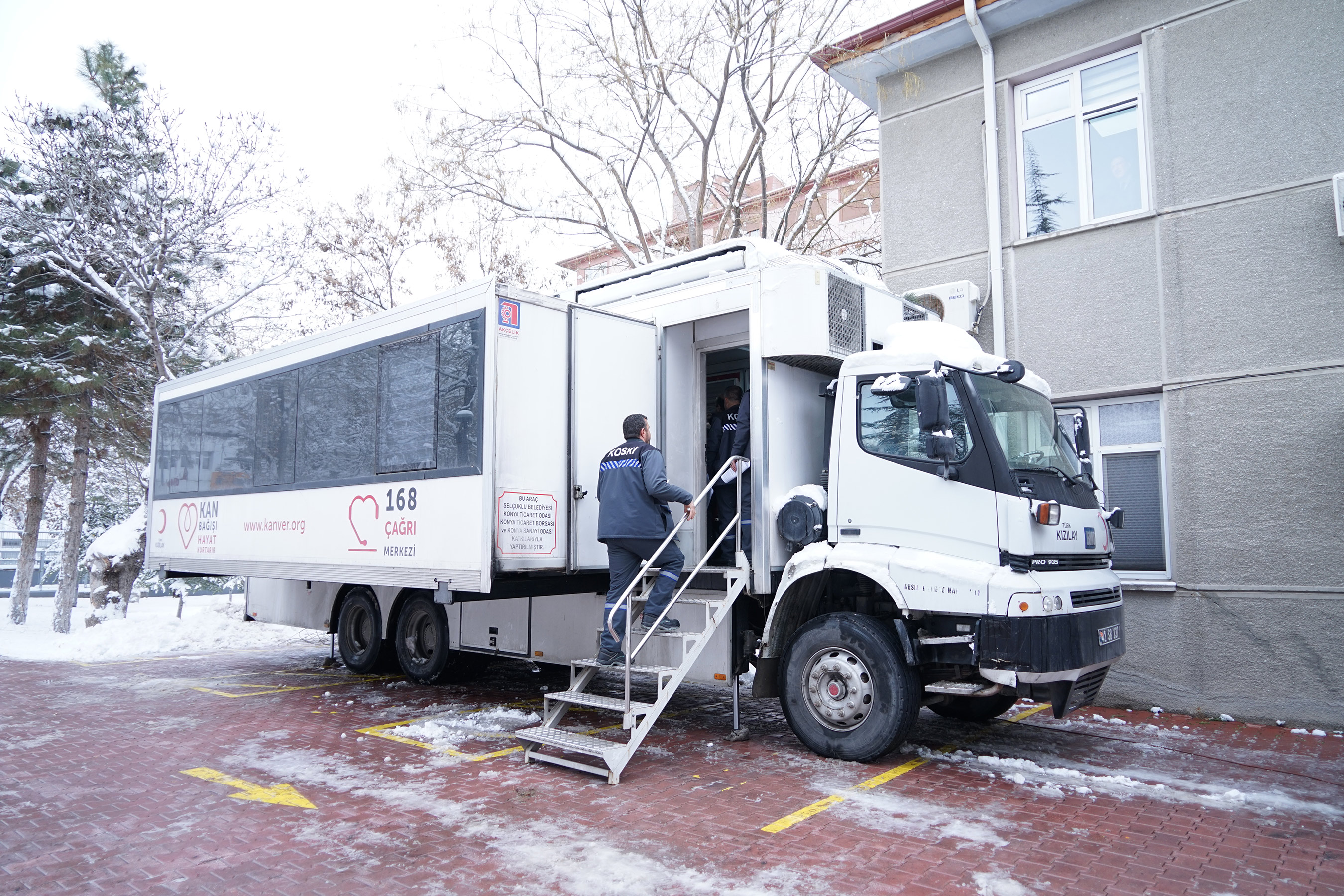 Konya Büyükşehir Personeli Deprem Bölgesi İçin Kan Bağışında Bulunuyor