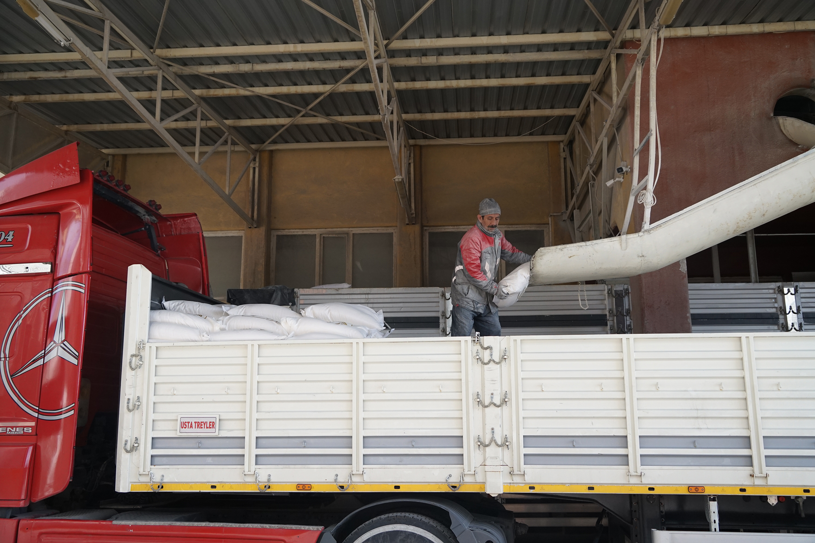 Konya Büyükşehir Kahramanmaraş'a 300 Ton Un Gönderiyor