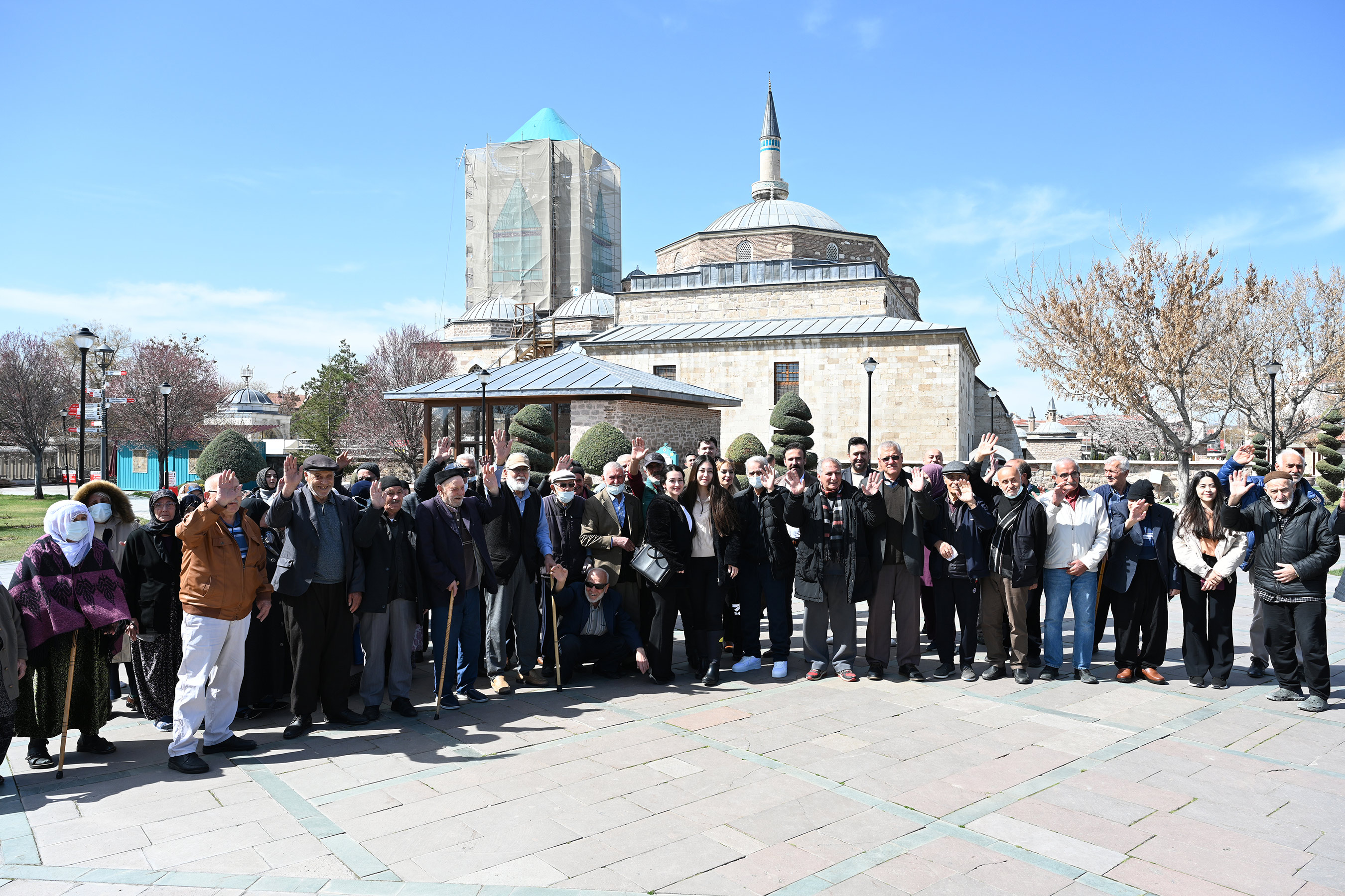 Konya Büyükşehir, Huzurevinde Kalan Depremzede Büyüklerimize Şehir Gezisiyle Moral Verdi
