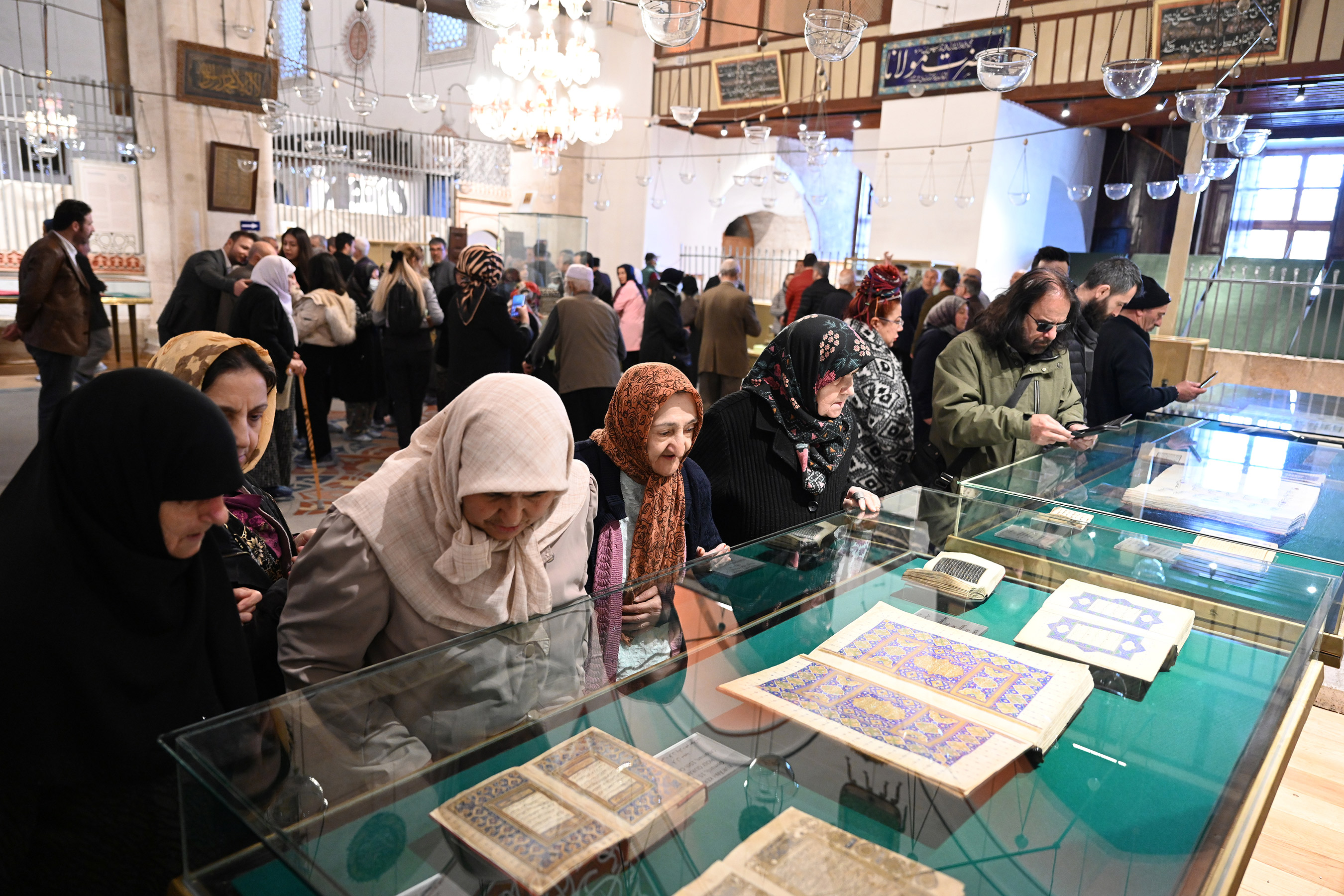 Konya Büyükşehir, Huzurevinde Kalan Depremzede Büyüklerimize Şehir Gezisiyle Moral Verdi