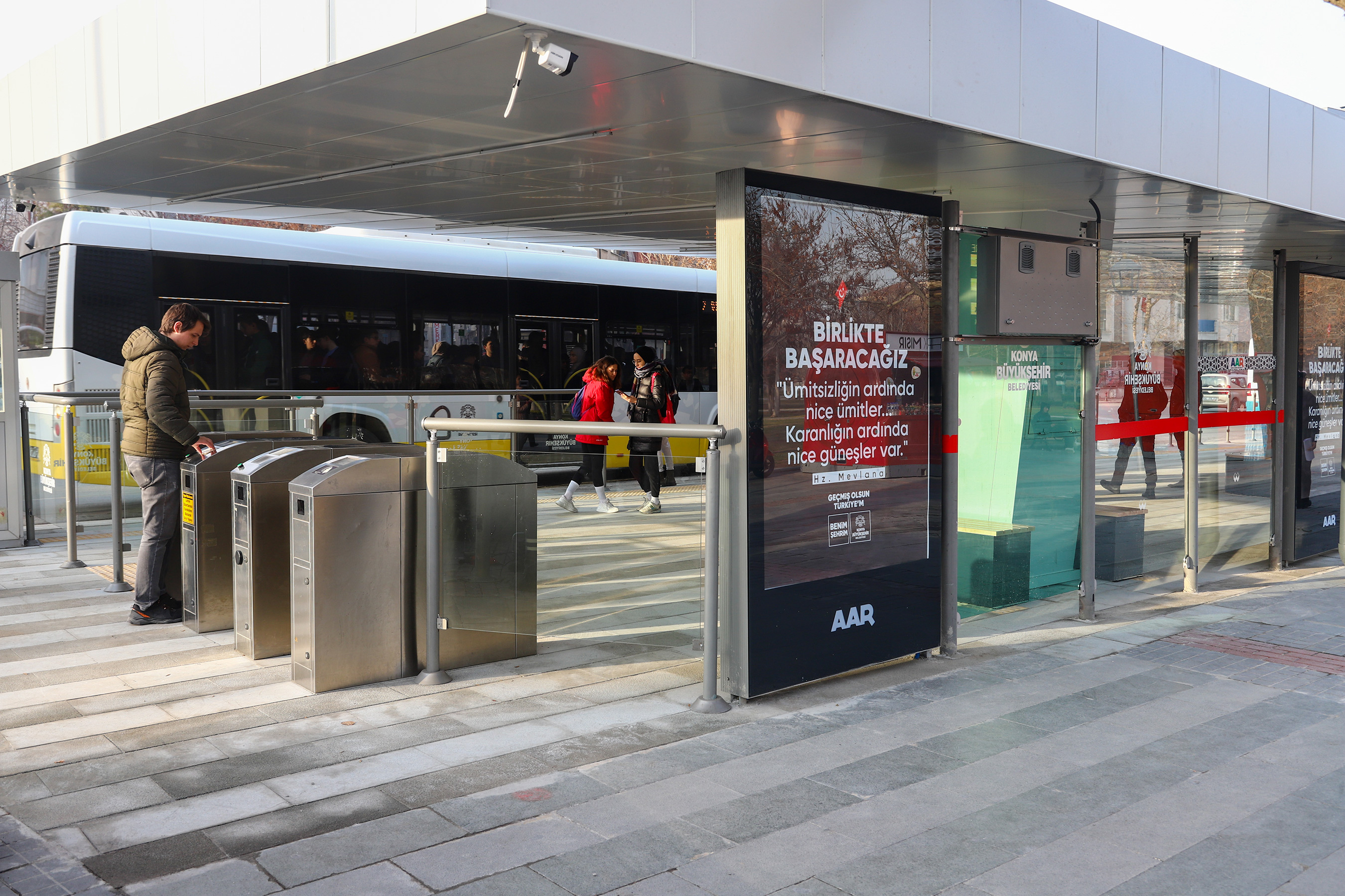 Kültürpark Otobüs Durakları Yeni Haliyle Hizmet Vermeye Başladı