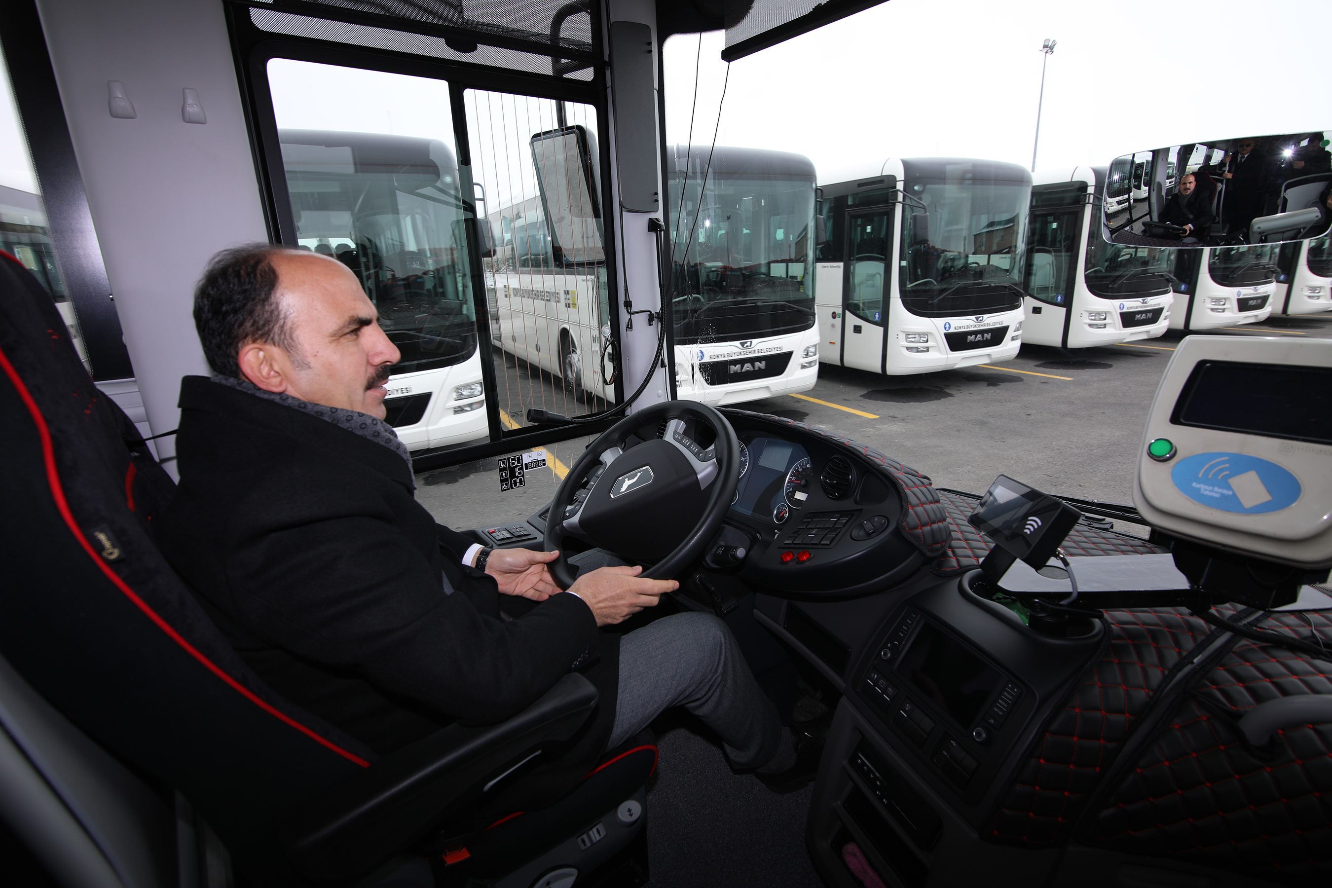 Konya Büyükşehir Otobüs Filosu 20 Yeni Otobüsle Daha Güçlendi 