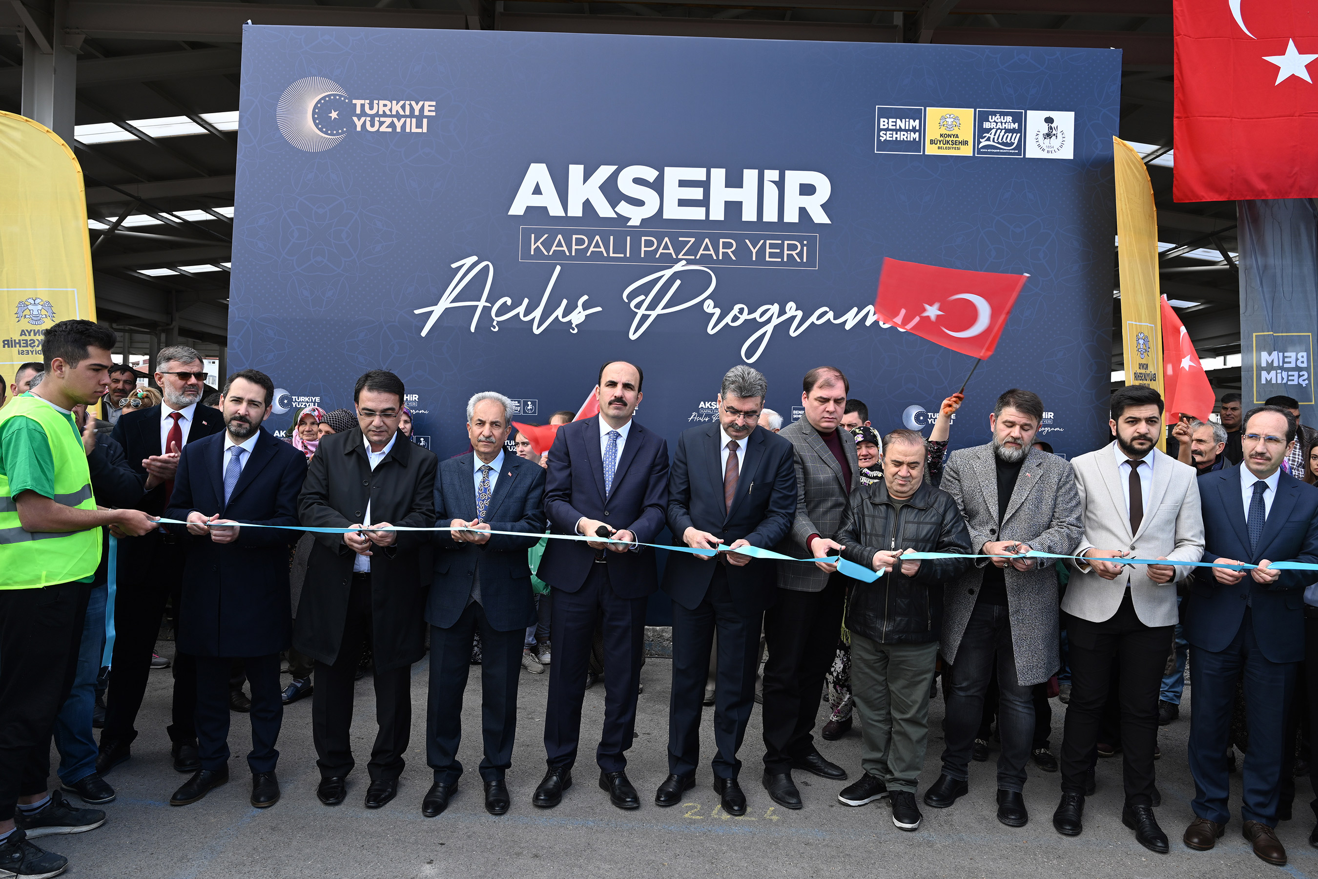 Büyükşehir'in Akşehir'e Kazandırdığı Kapalı Pazar Yeri'nin Açılışı Yapıldı