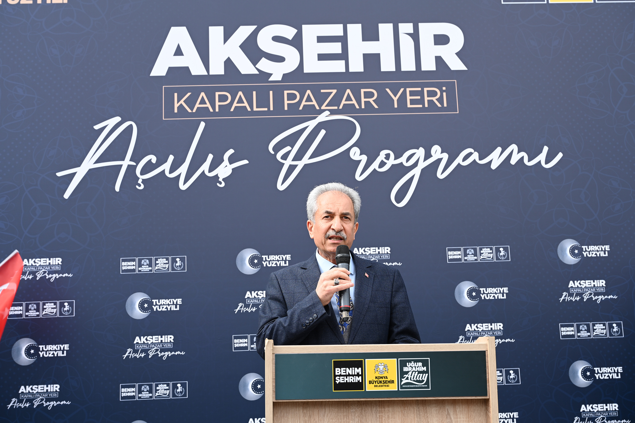 Büyükşehir'in Akşehir'e Kazandırdığı Kapalı Pazar Yeri'nin Açılışı Yapıldı