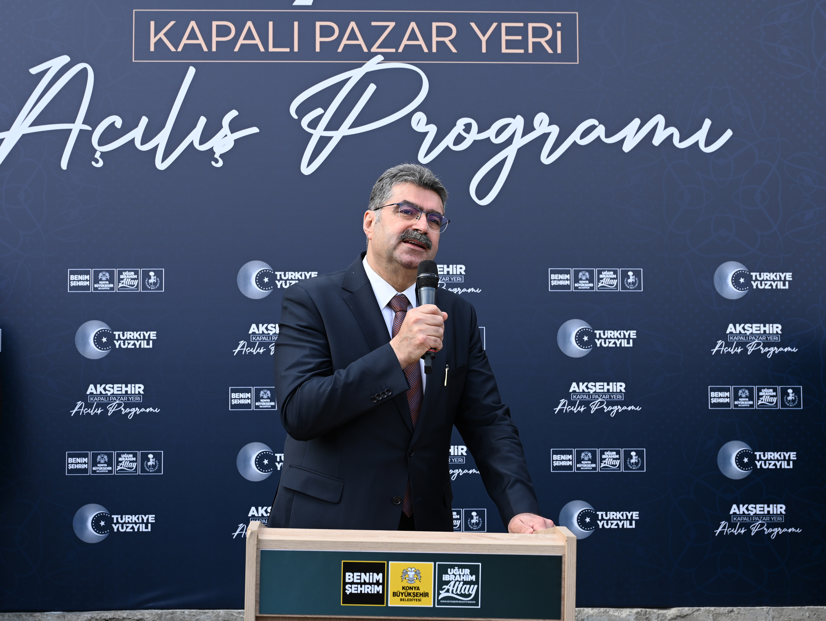 Büyükşehir'in Akşehir'e Kazandırdığı Kapalı Pazar Yeri'nin Açılışı Yapıldı