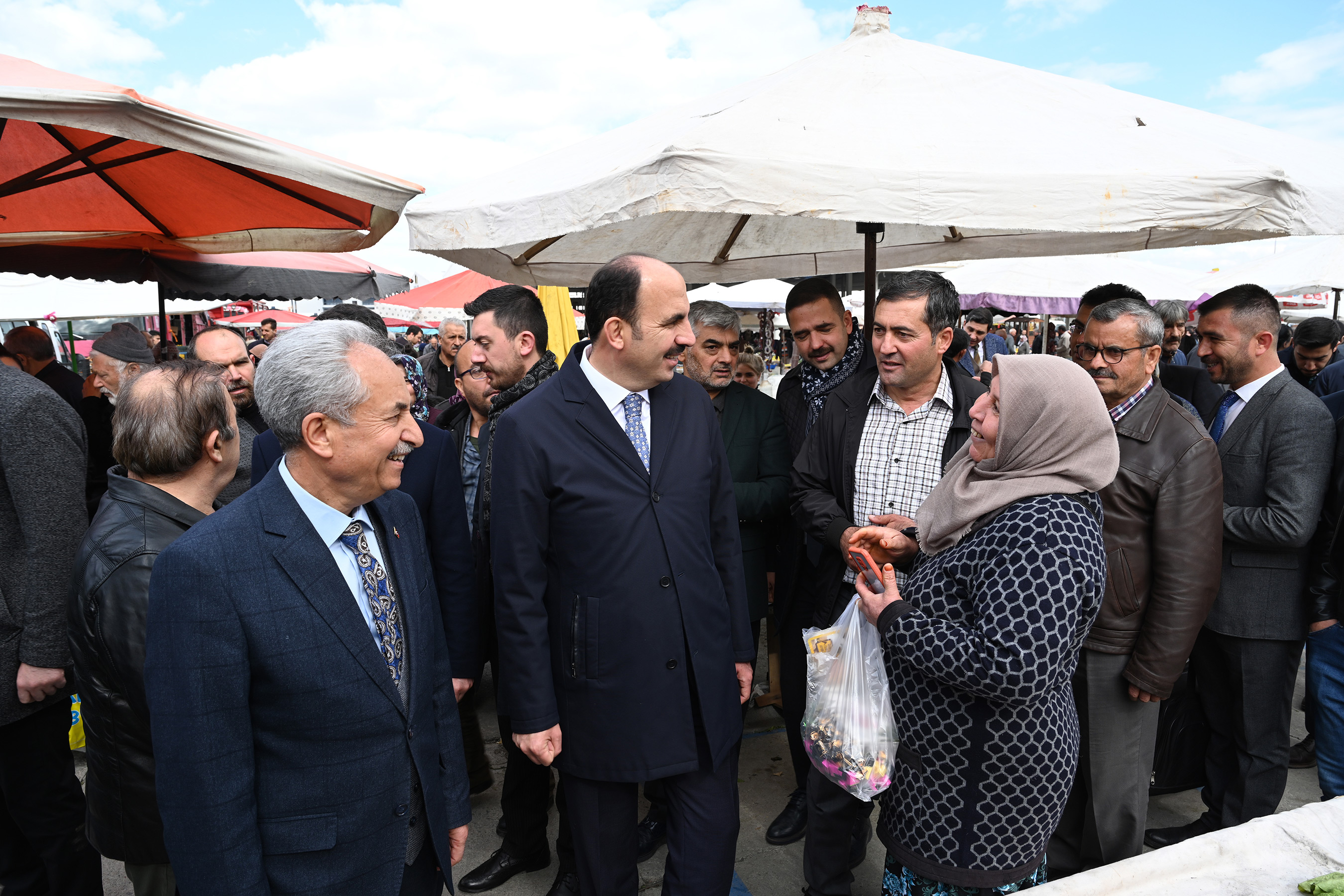 Büyükşehir'in Akşehir'e Kazandırdığı Kapalı Pazar Yeri'nin Açılışı Yapıldı