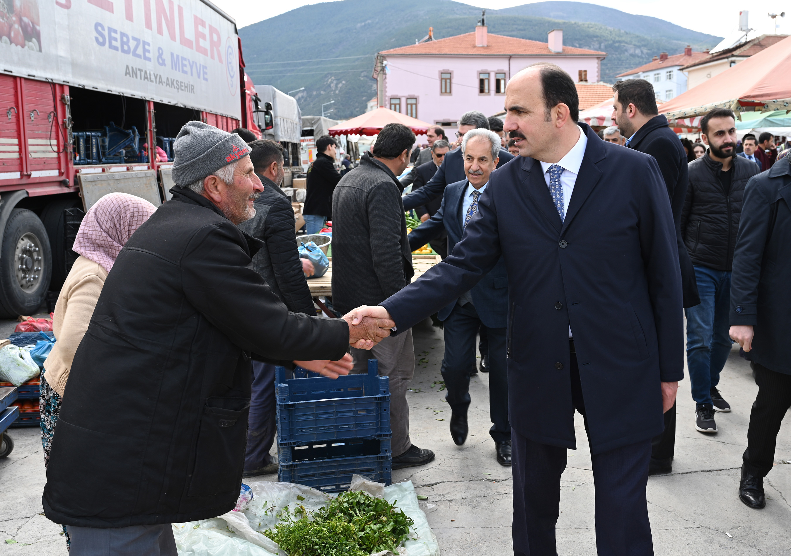 Büyükşehir'in Akşehir'e Kazandırdığı Kapalı Pazar Yeri'nin Açılışı Yapıldı