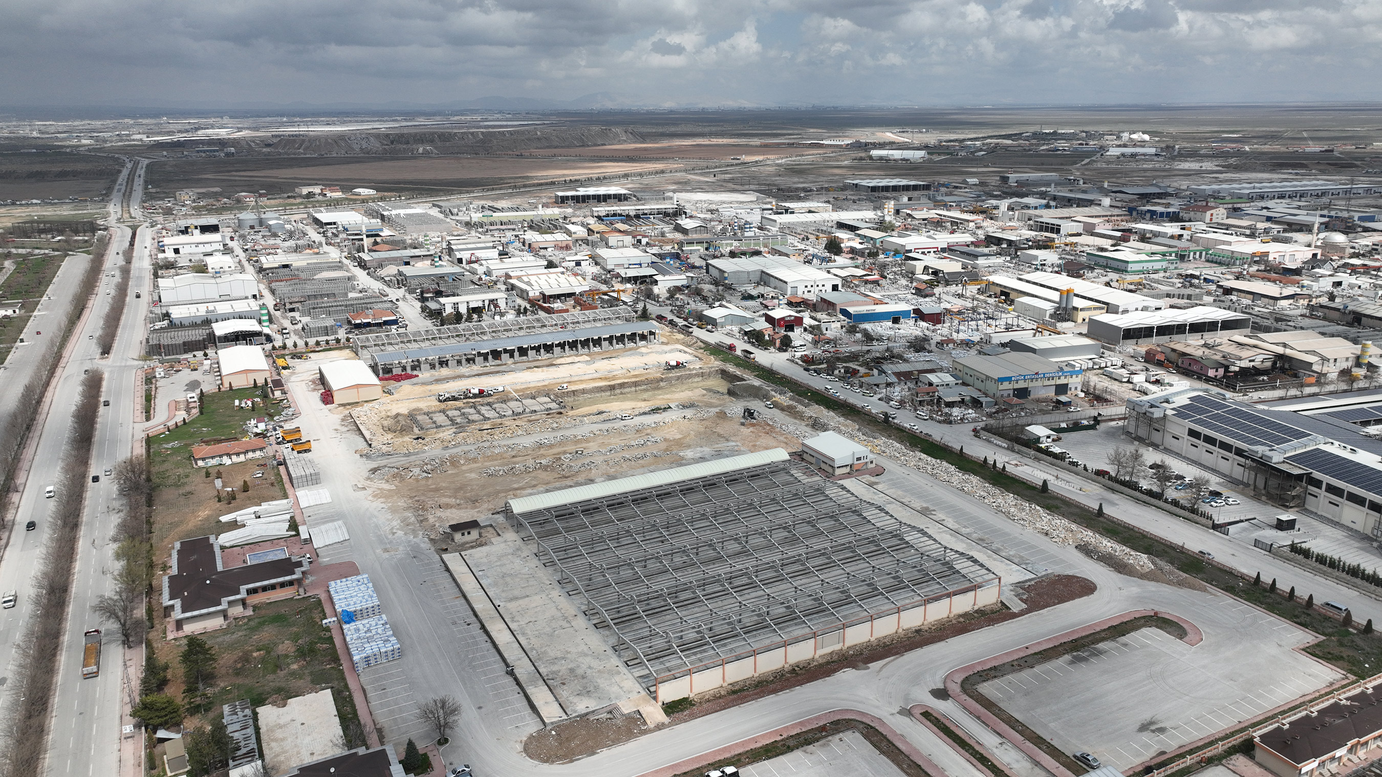 Larende Esnaflarının Taşınacağı Yeni İş Yerleri Hızla Yükseliyor