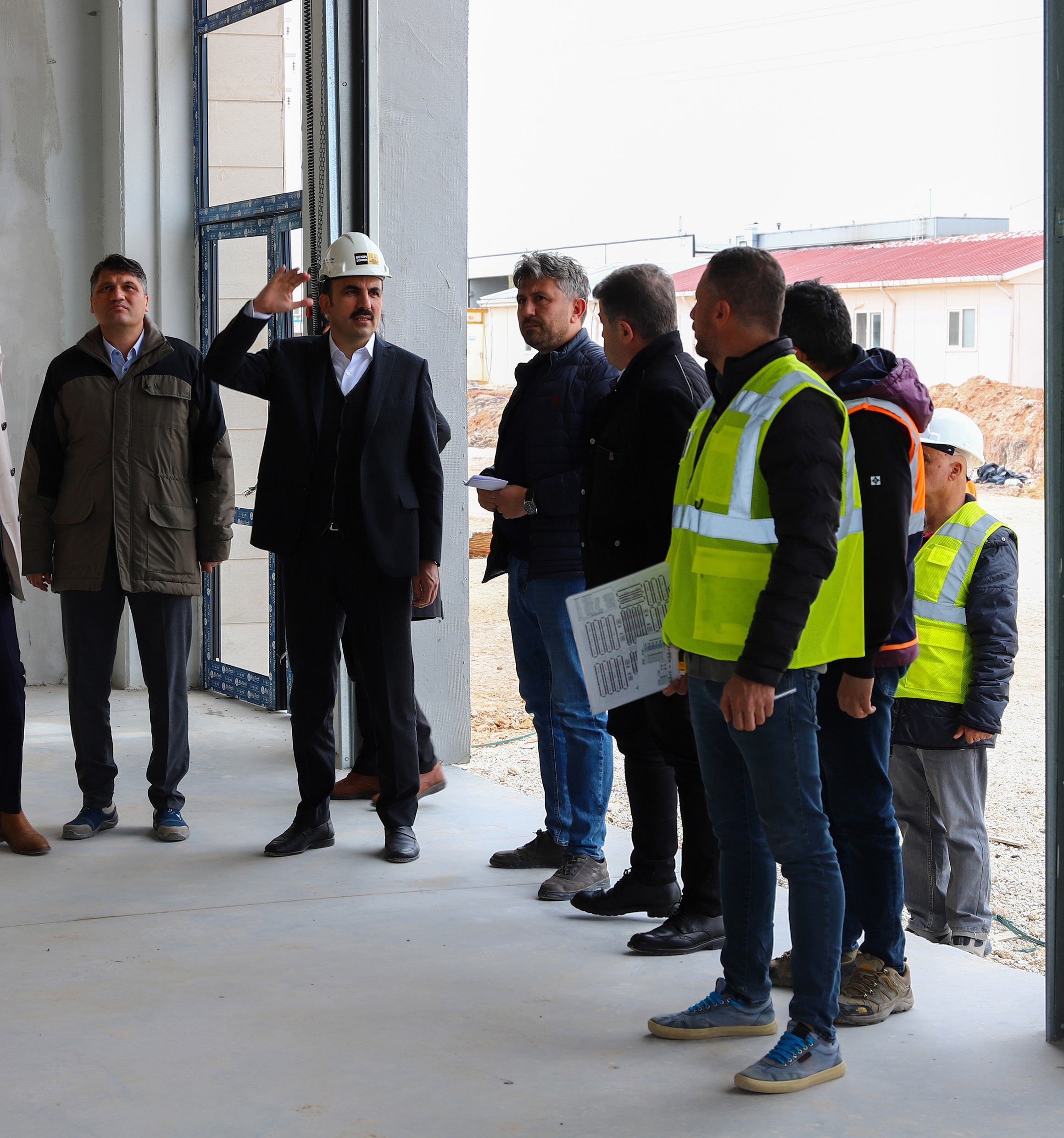 2.690 Dükkan ve 134 Ticari Alanla Adeta Bir Şehir İnşa Ediliyor