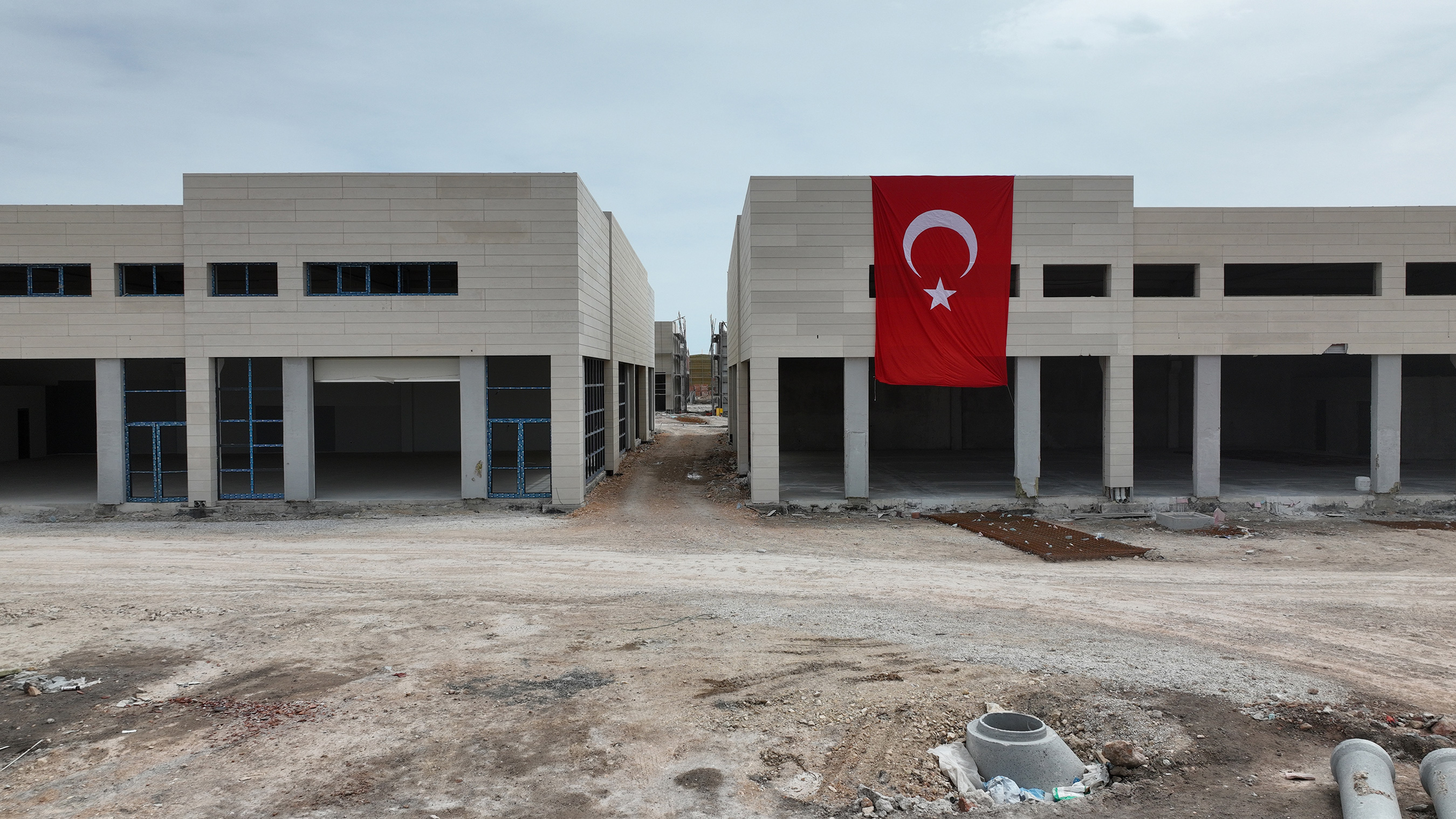 2.690 Dükkan ve 134 Ticari Alanla Adeta Bir Şehir İnşa Ediliyor