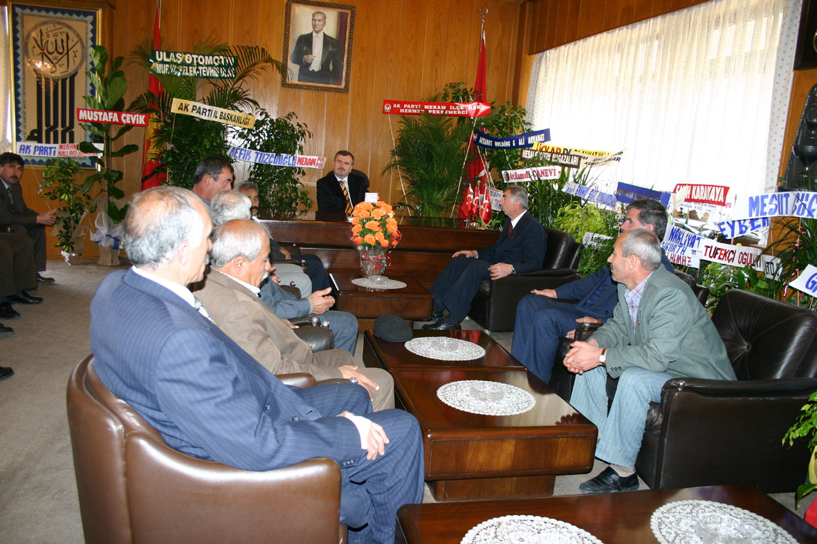 Muhtarlardan Tebrik