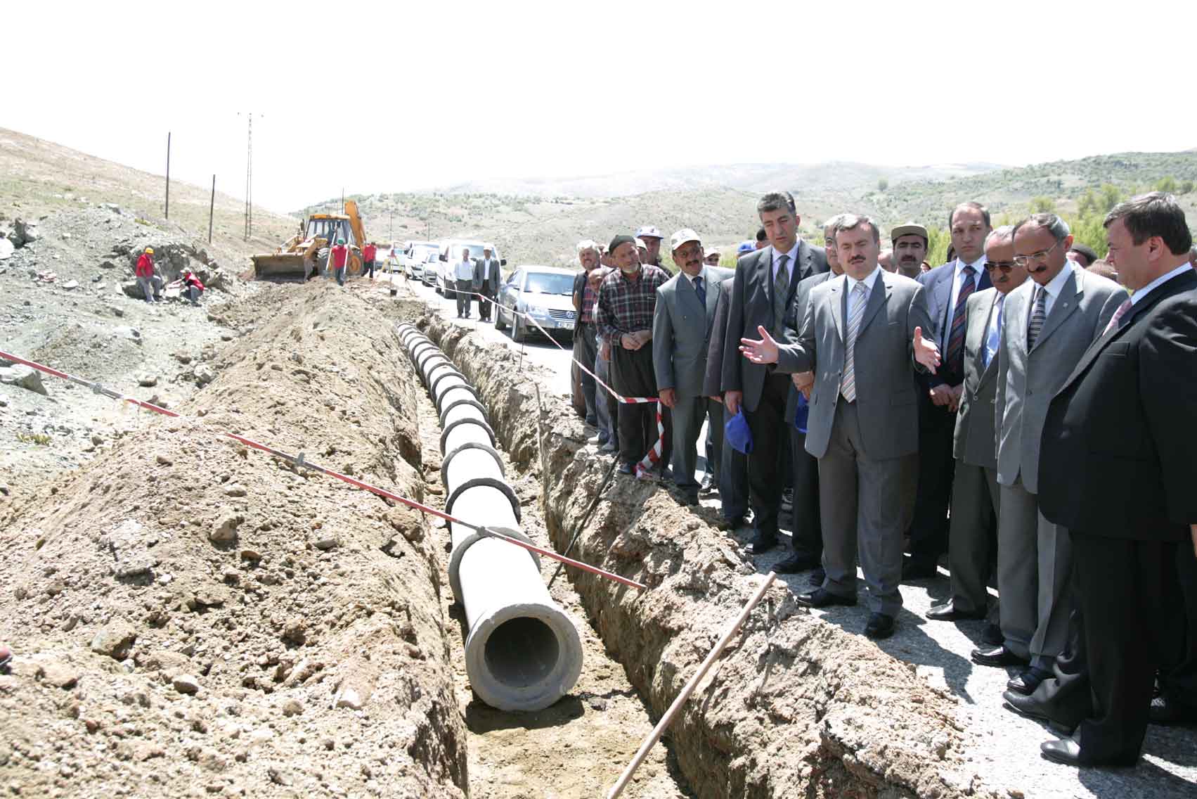 Büyükşehir Belediyesi Kendisine Bağlanan Beldelere Hizmet Götürmeye Başladı