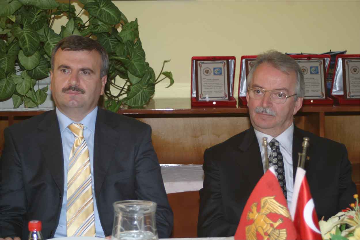 ÇEVRECİLER YEMEKTE BULUŞTU