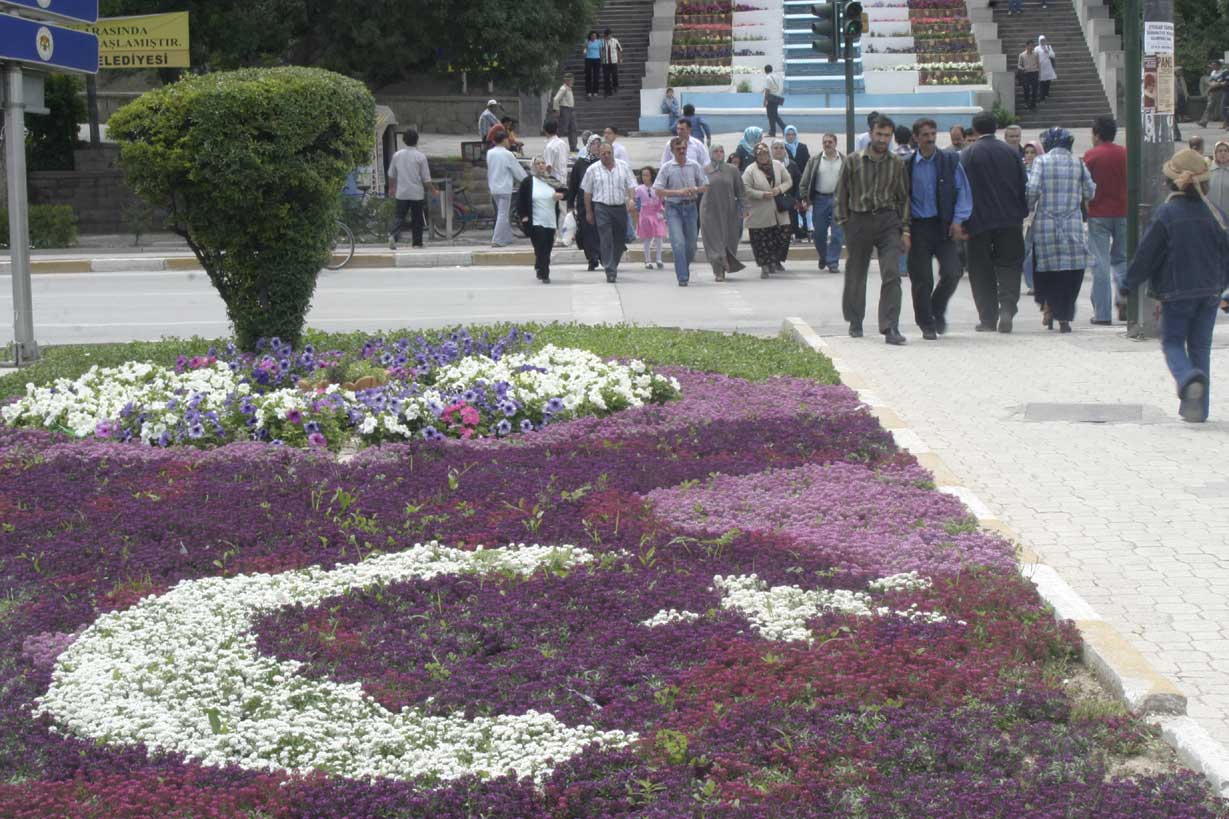 Konya 200 Bin Çiçekle Renkleniyor