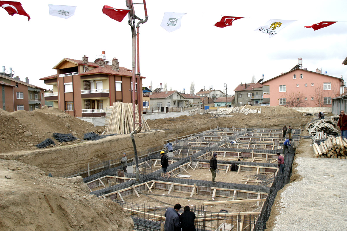 Aymanas Sağlık Ocağı ve El Sanatları Merkezi