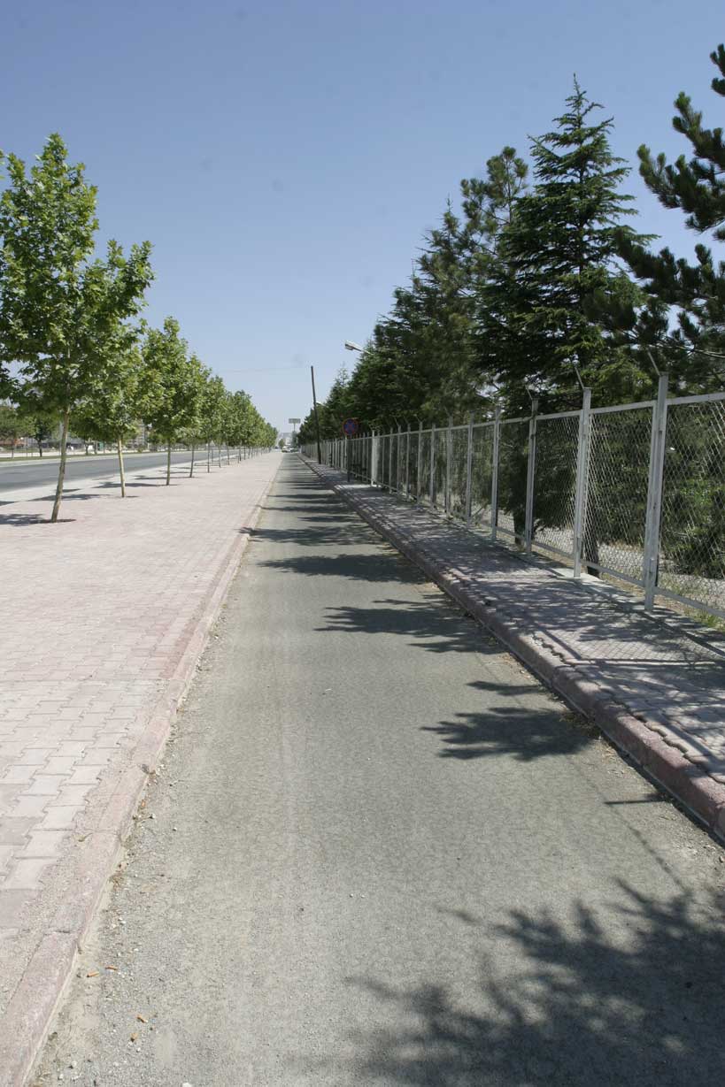 Büyükşehir Belediyesi Türkiye'nin En Uzun Bisiklet Yolu'nu Yapıyor