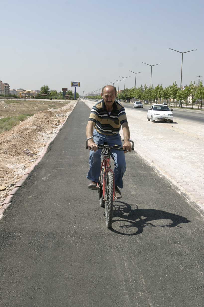 Büyükşehir Belediyesi Türkiye'nin En Uzun Bisiklet Yolu'nu Yapıyor