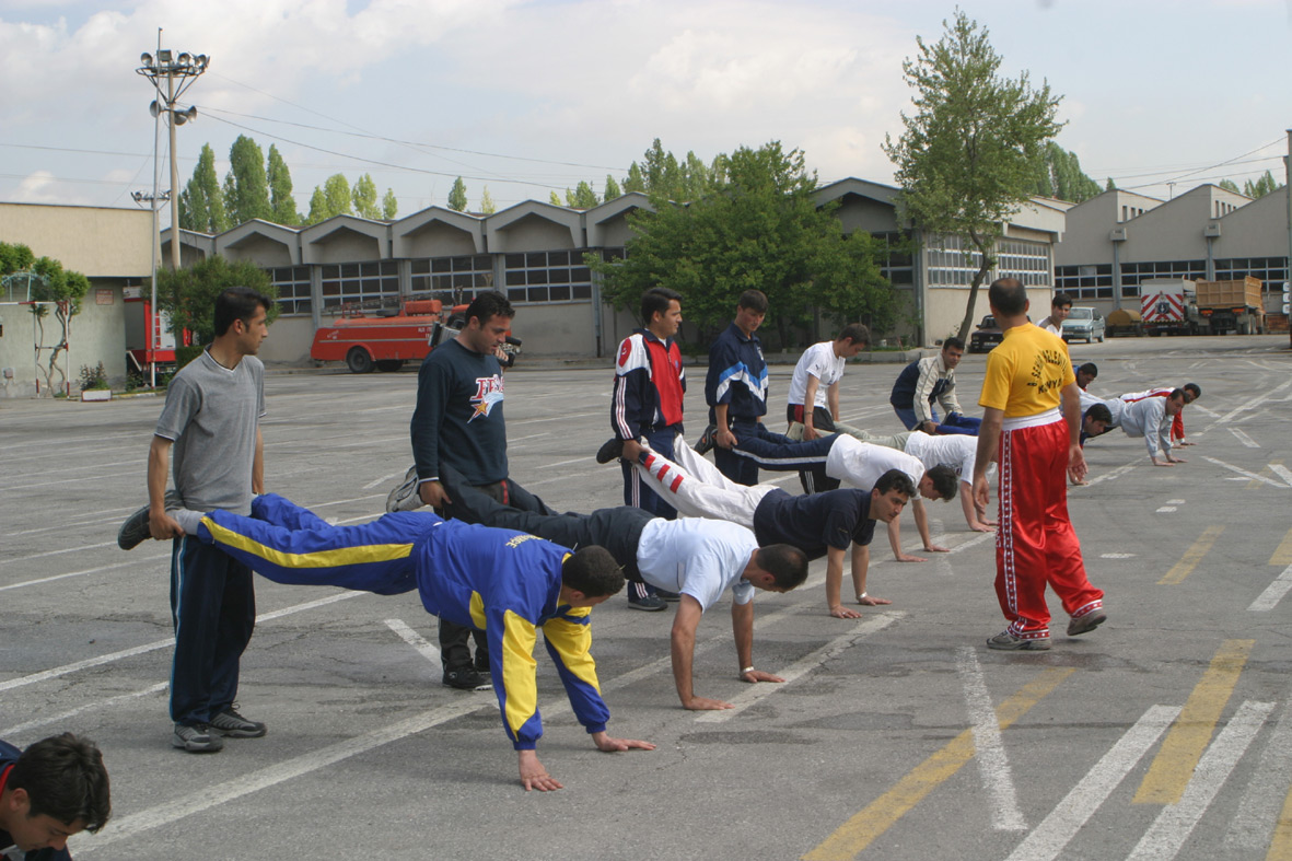 İtfaiye Erleri Spor Yapıyor