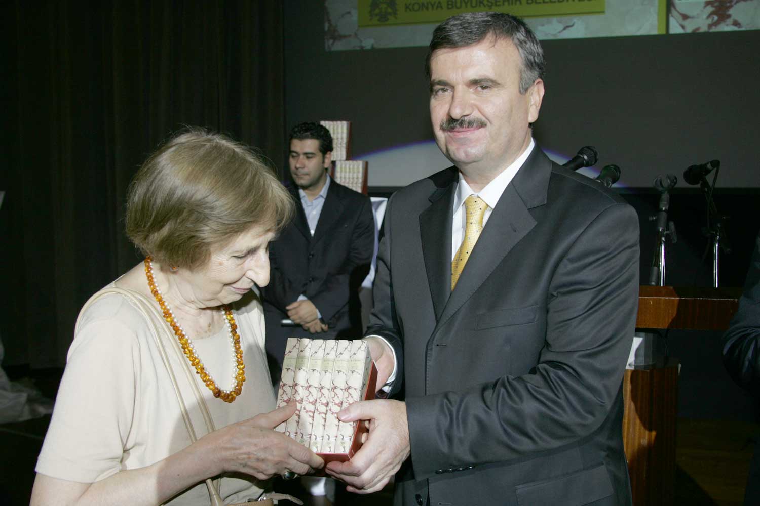 800 YIL SONRA MESNEVİ İTALYANCA'YA ÇEVRİLDİ