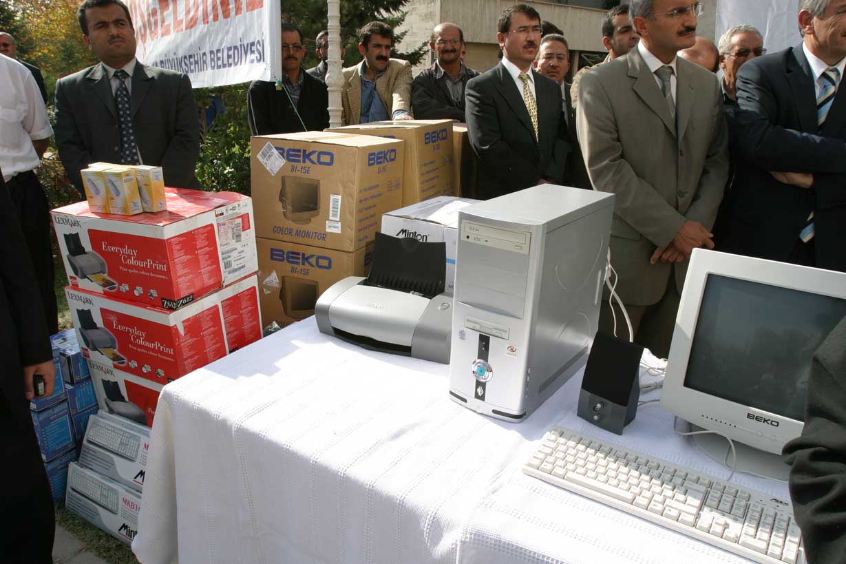 HER MUHTARA BİR BİLGİSAYAR