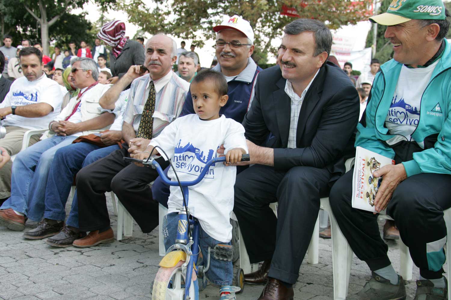 YÜZLERCE BİSİKLETLİ, VELESBİT ŞENLİĞİ’NDE BULUŞTU