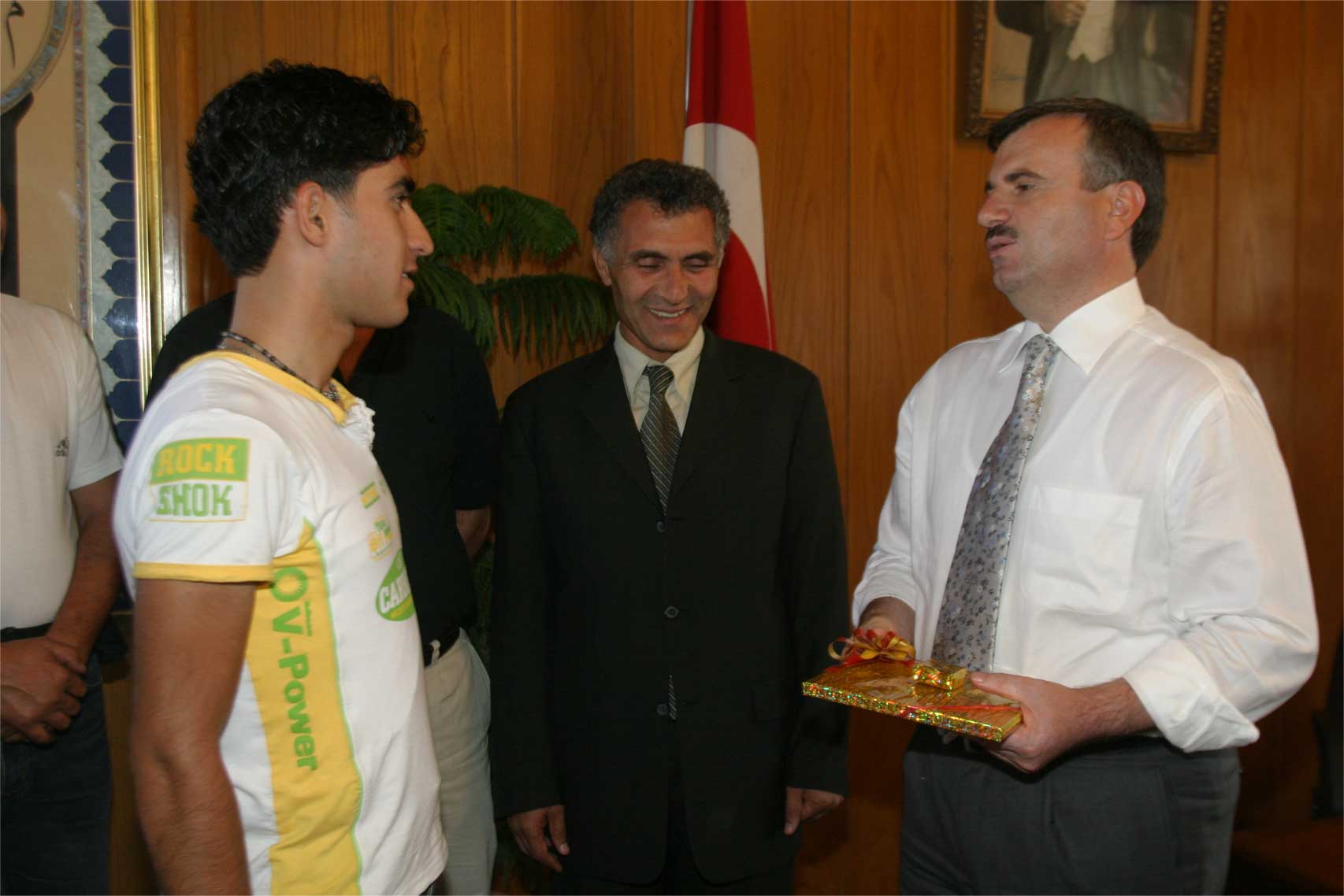 Balkan Şampiyonları Başkan Akyürek'i Ziyaret Etti