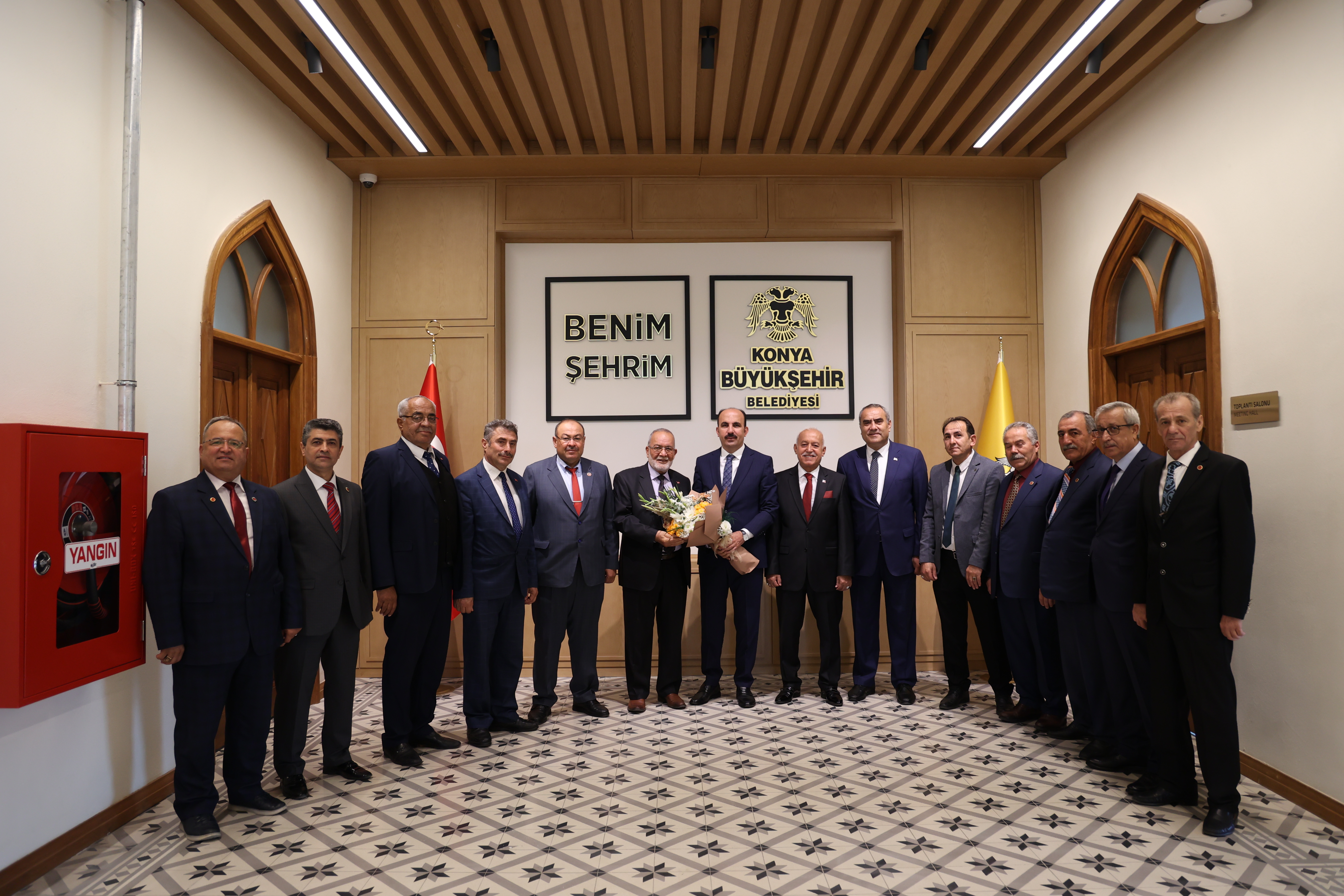 BAŞKAN ALTAY 19 EKİM MUHTARLAR GÜNÜ’NÜ KUTLADI