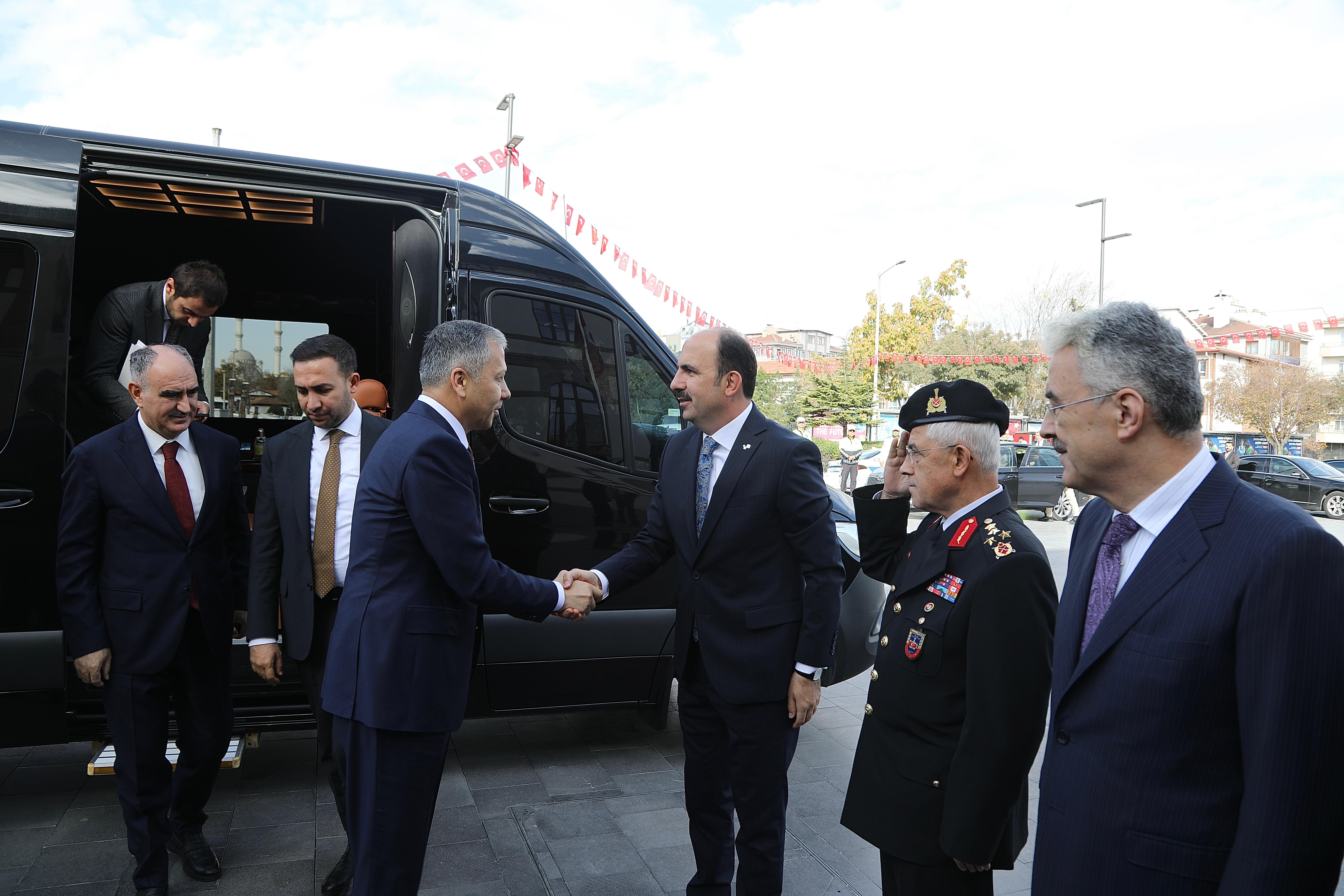 İÇİŞLERİ BAKANI YERLİKAYA BAŞKAN ALTAY’I ZİYARET ETTİ