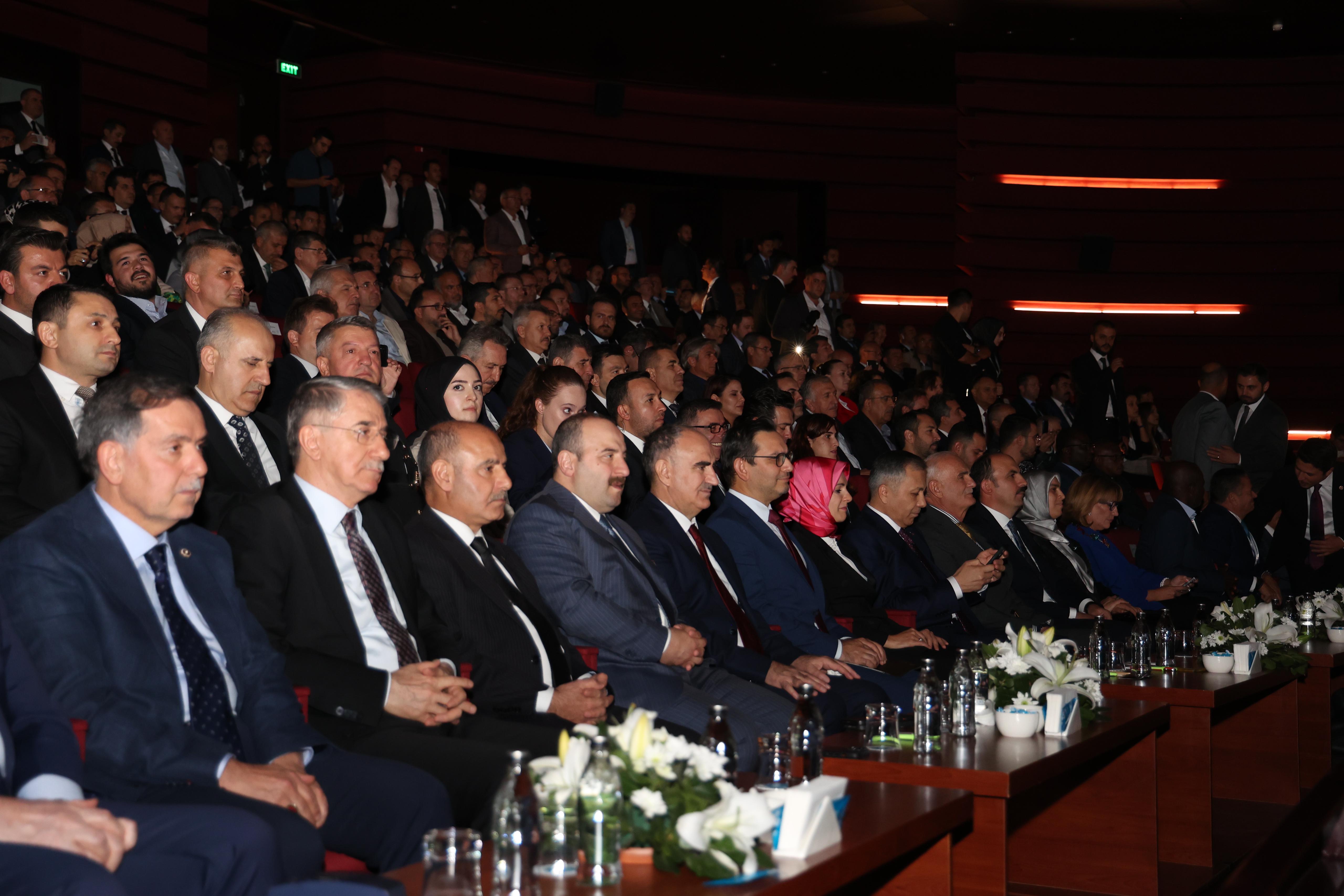 CUMHURİYETİN 100. YILINDA KONYA’DAN TÜRKİYE’YE ARMAĞAN. BAŞKAN ALTAY DÜNYA BELEDİYELER BİRLİĞİ BAŞKANLIĞINI DEVRALDI
