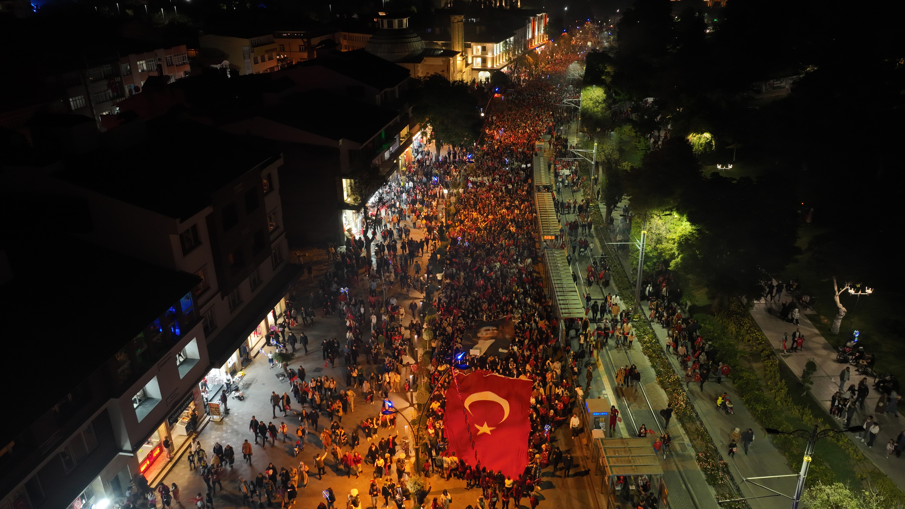 KONYA'DA CUMHURİYET'İN 100. YILI COŞKUYLA KUTLANDI