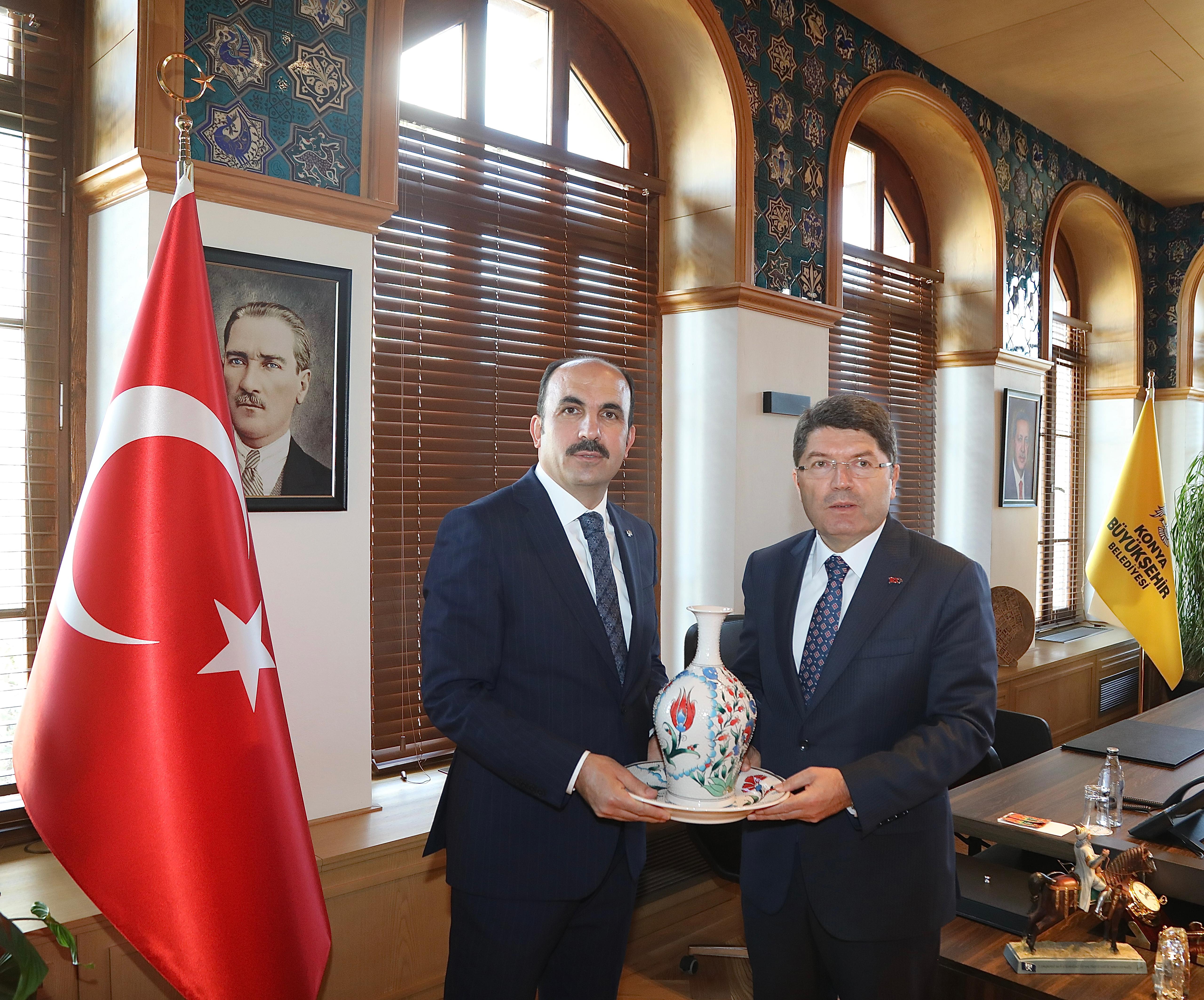 ADALET BAKANI TUNÇ BAŞKAN ALTAY’I ZİYARET ETTİ
