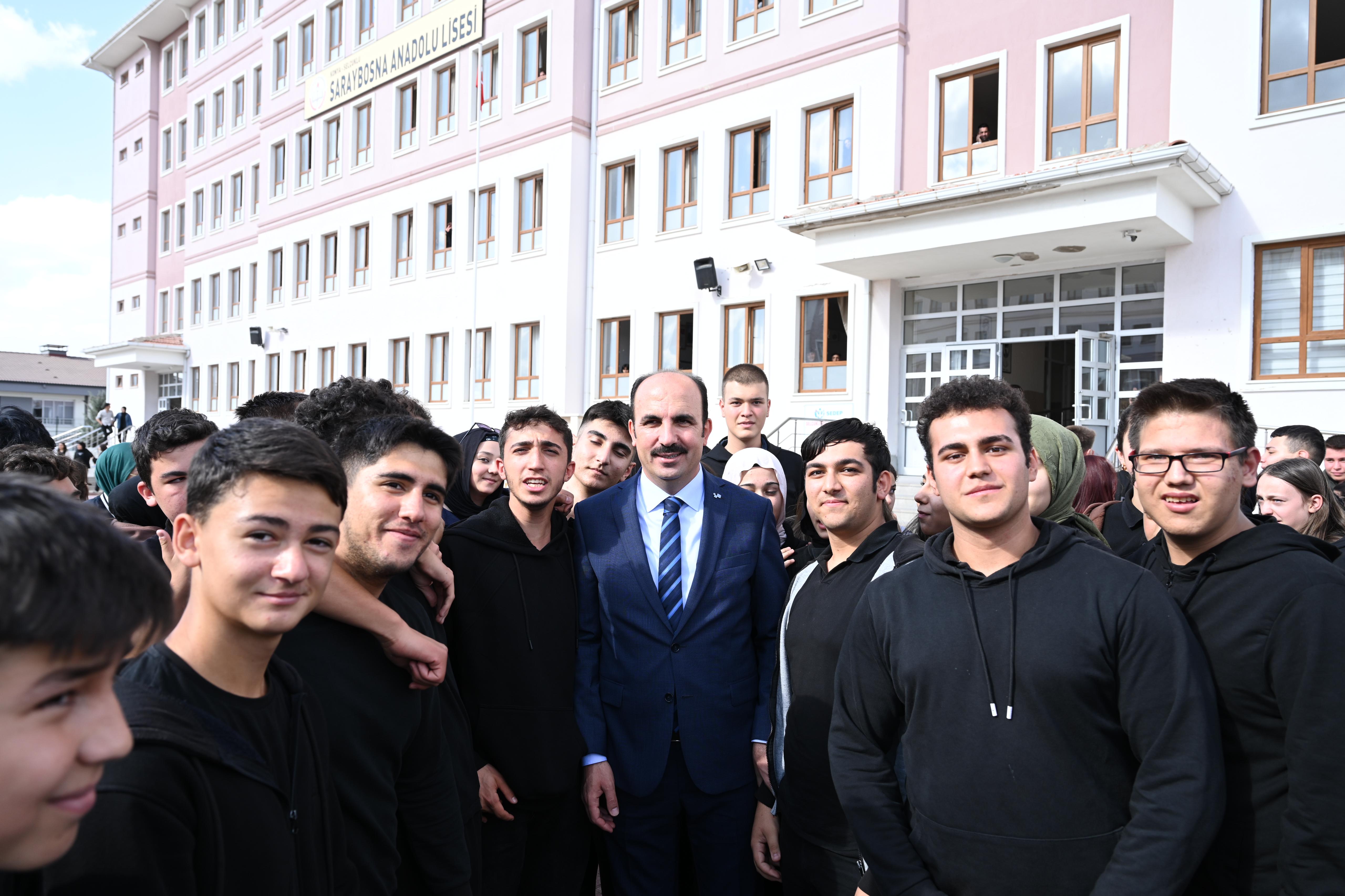 BAŞKAN ALTAY LİSE ÖĞRENCİLERİYLE BULUŞTU