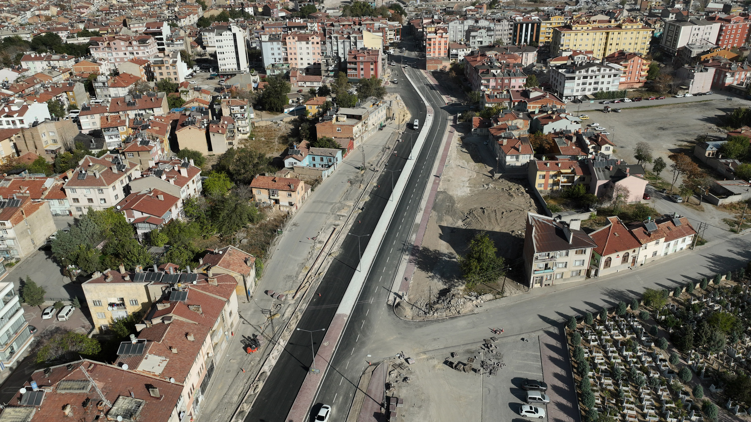 BAŞKAN ALTAY: “MERKEZDE VE 31 İLÇEMİZDE YOL ALTYAPISINI GÜÇLENDİRİYORUZ”