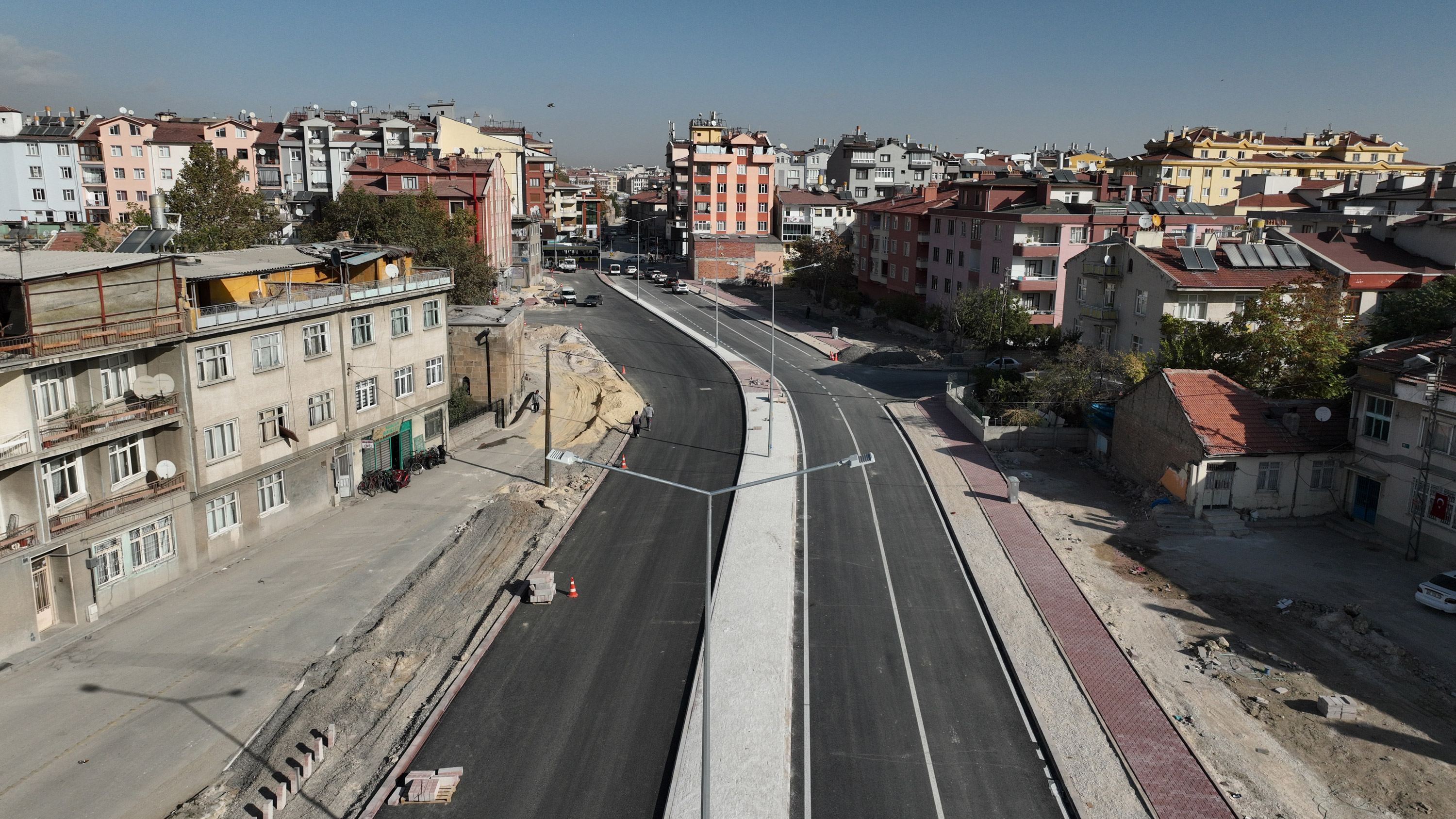 BAŞKAN ALTAY: “MERKEZDE VE 31 İLÇEMİZDE YOL ALTYAPISINI GÜÇLENDİRİYORUZ”