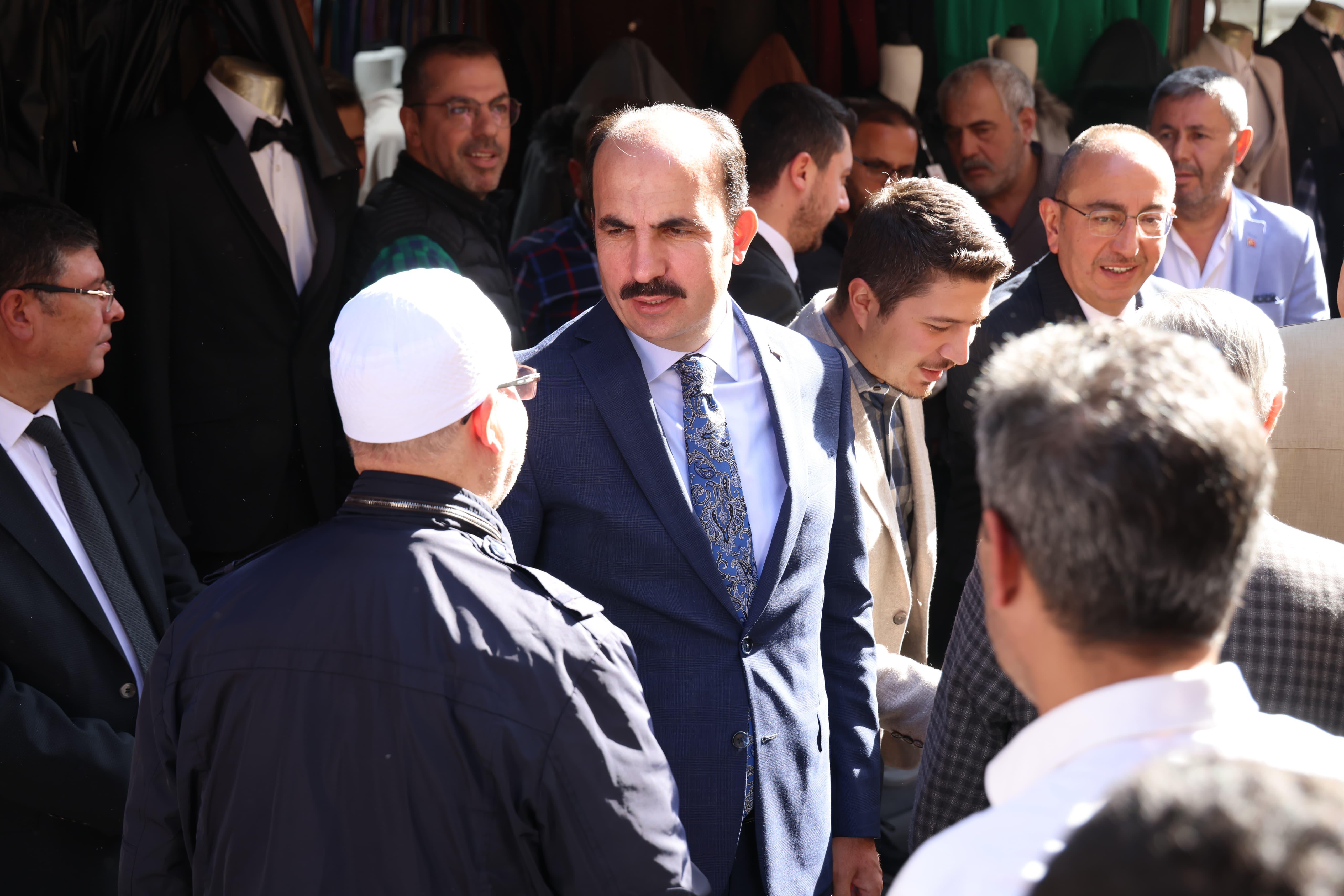 BAŞKAN ALTAY ŞEHİR MERKEZİNDE ESNAFLARI ZİYARET ETTİ