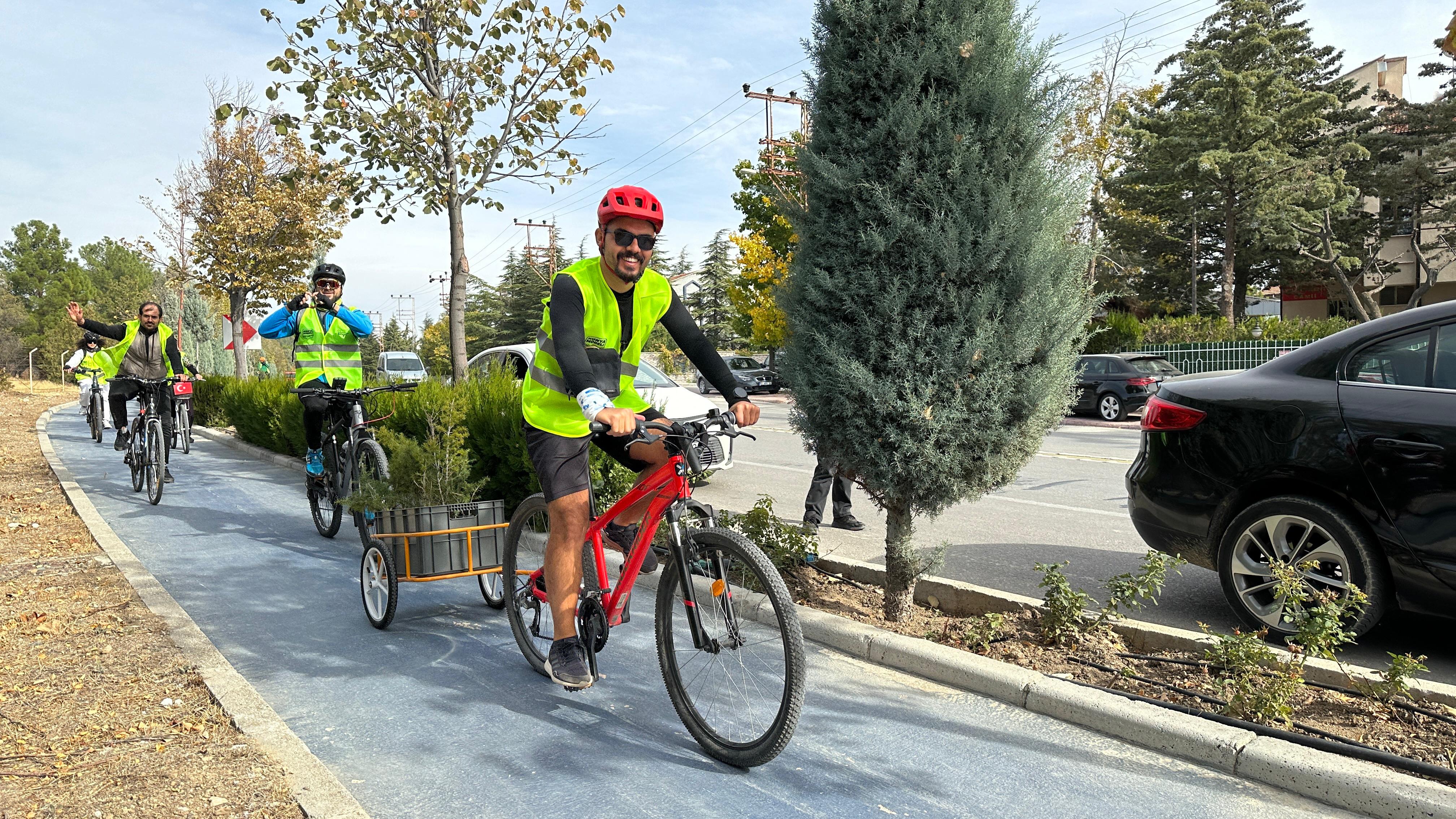 KONYA BÜYÜKŞEHİR BİSİKLETSEVERLERİ “GELECEĞE NEFES” İÇİN BULUŞTURDU