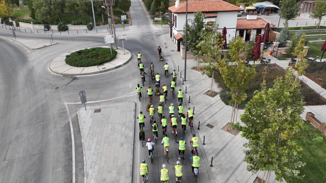 KONYA BÜYÜKŞEHİR BİSİKLETSEVERLERİ “GELECEĞE NEFES” İÇİN BULUŞTURDU