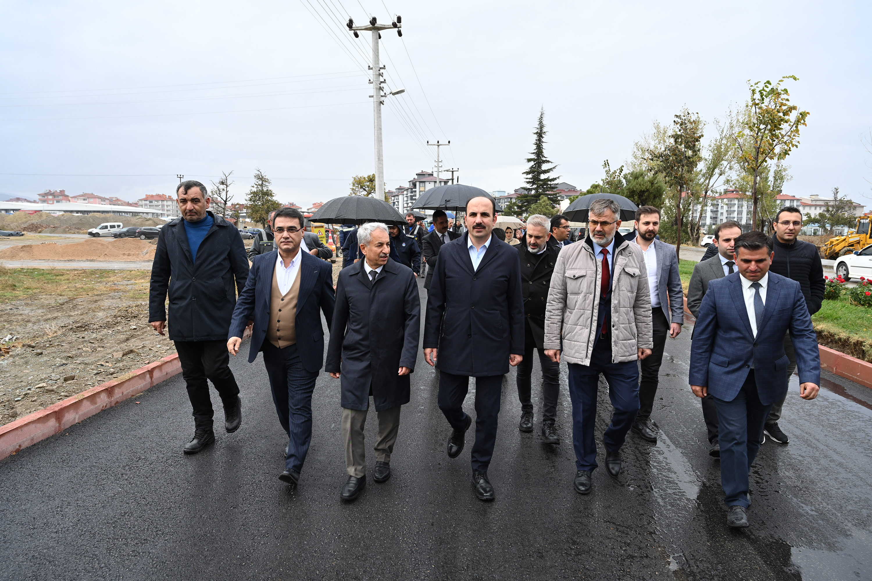 BAŞKAN ALTAY: “YAPTIĞIMIZ YATIRIMLARLA AKŞEHİR’İN ALTYAPISINI YENİLİYORUZ”