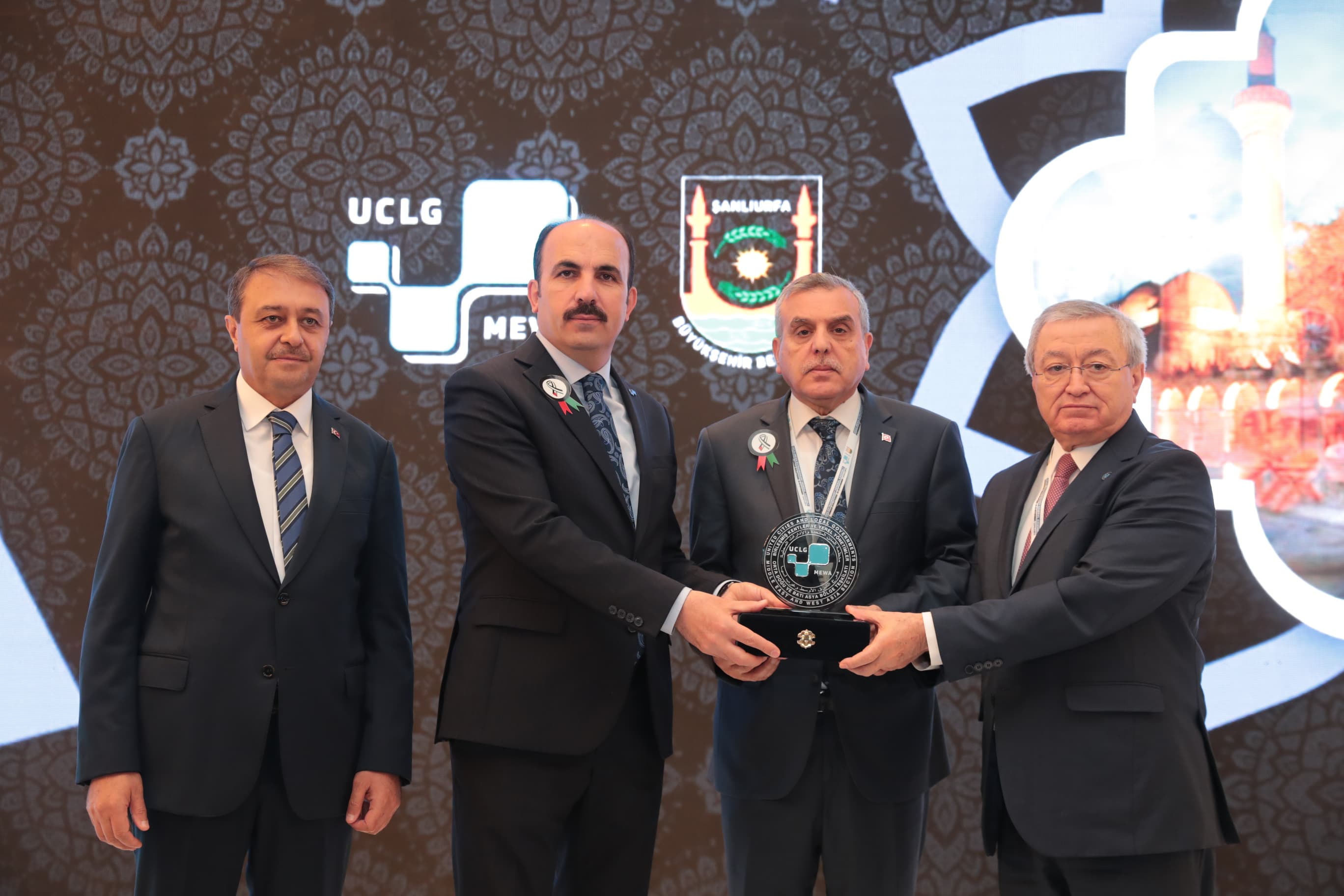 UCLG BAŞKANI ALTAY: “İSRAİL ACIMASIZ BİR SOYKIRIMA İMZA ATIYOR”