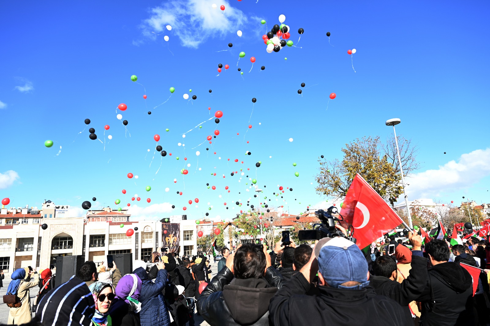 BÜYÜKŞEHİR BELEDİYESİ “KUDÜS’ÜN ÇOCUKLARI” İÇİN BASIN AÇIKLAMASI DÜZENLEDİ