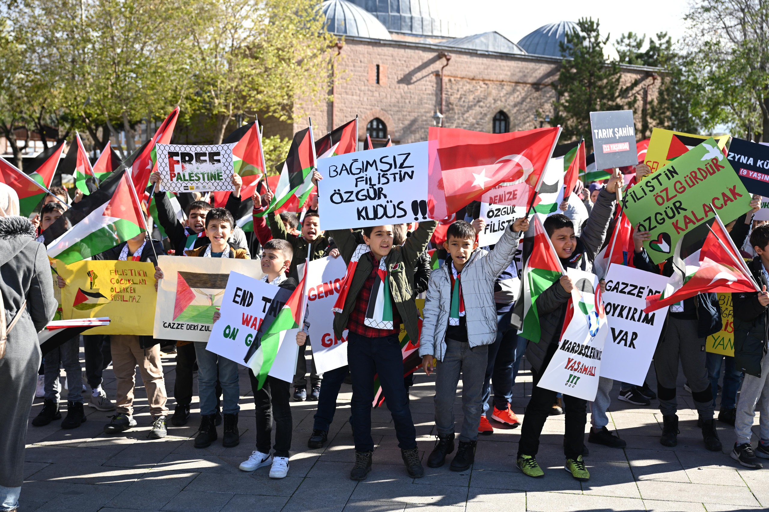 BÜYÜKŞEHİR BELEDİYESİ “KUDÜS’ÜN ÇOCUKLARI” İÇİN BASIN AÇIKLAMASI DÜZENLEDİ