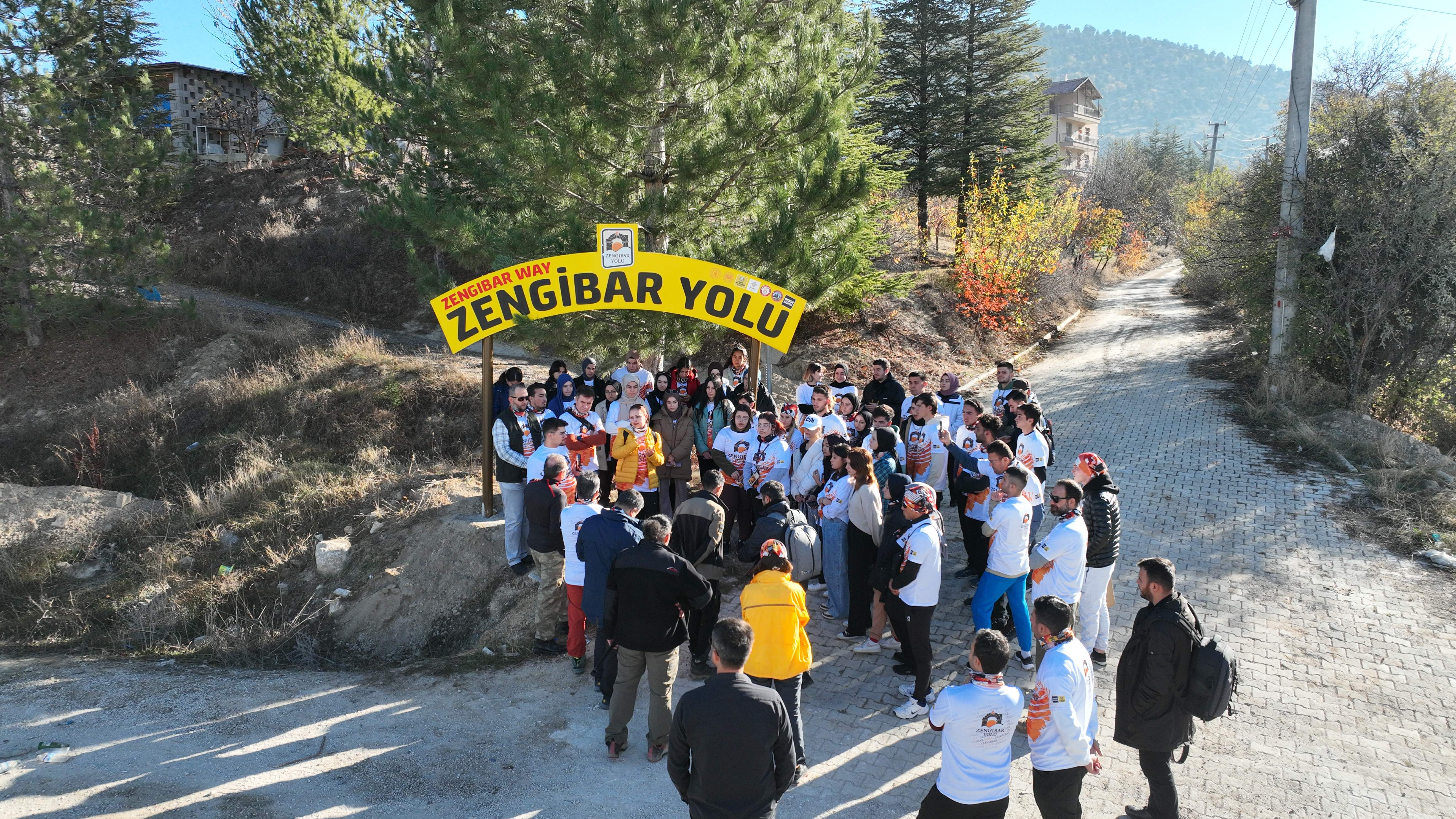 BAŞKAN ALTAY: “TARİHİN İZLERİNİ TAŞIYAN ZENGİBAR YÜRÜYÜŞ YOLU’NU TURİZME KAZANDIRDIK”