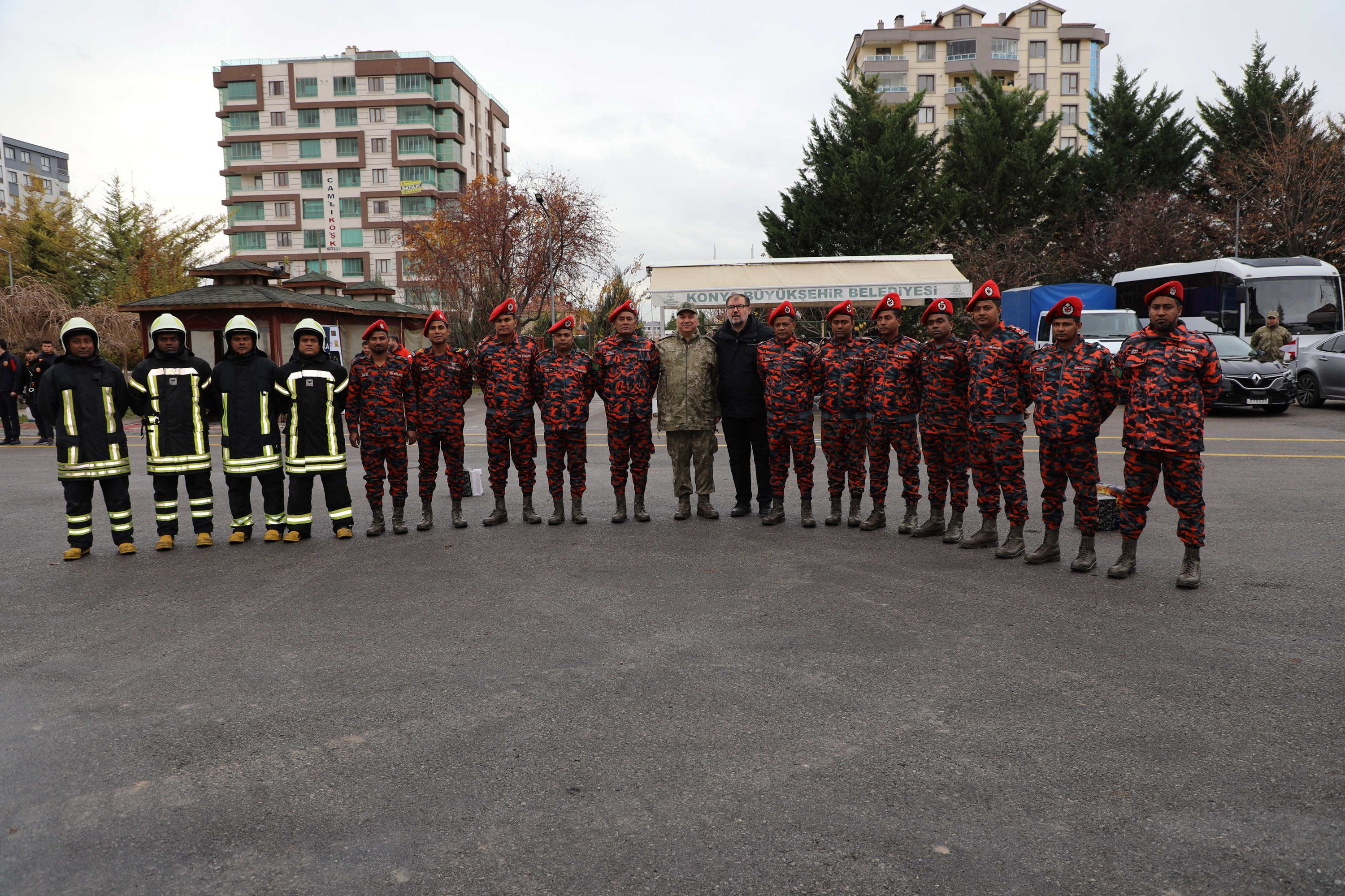 KONYA BÜYÜKŞEHİR-TİKA İŞ BİRLİĞİYLE BANGLADEŞLİ İTFAİYECİLERE VERİLEN EĞİTİM PROGRAMININ İKİNCİ AŞAMASI TAMAMLANDI