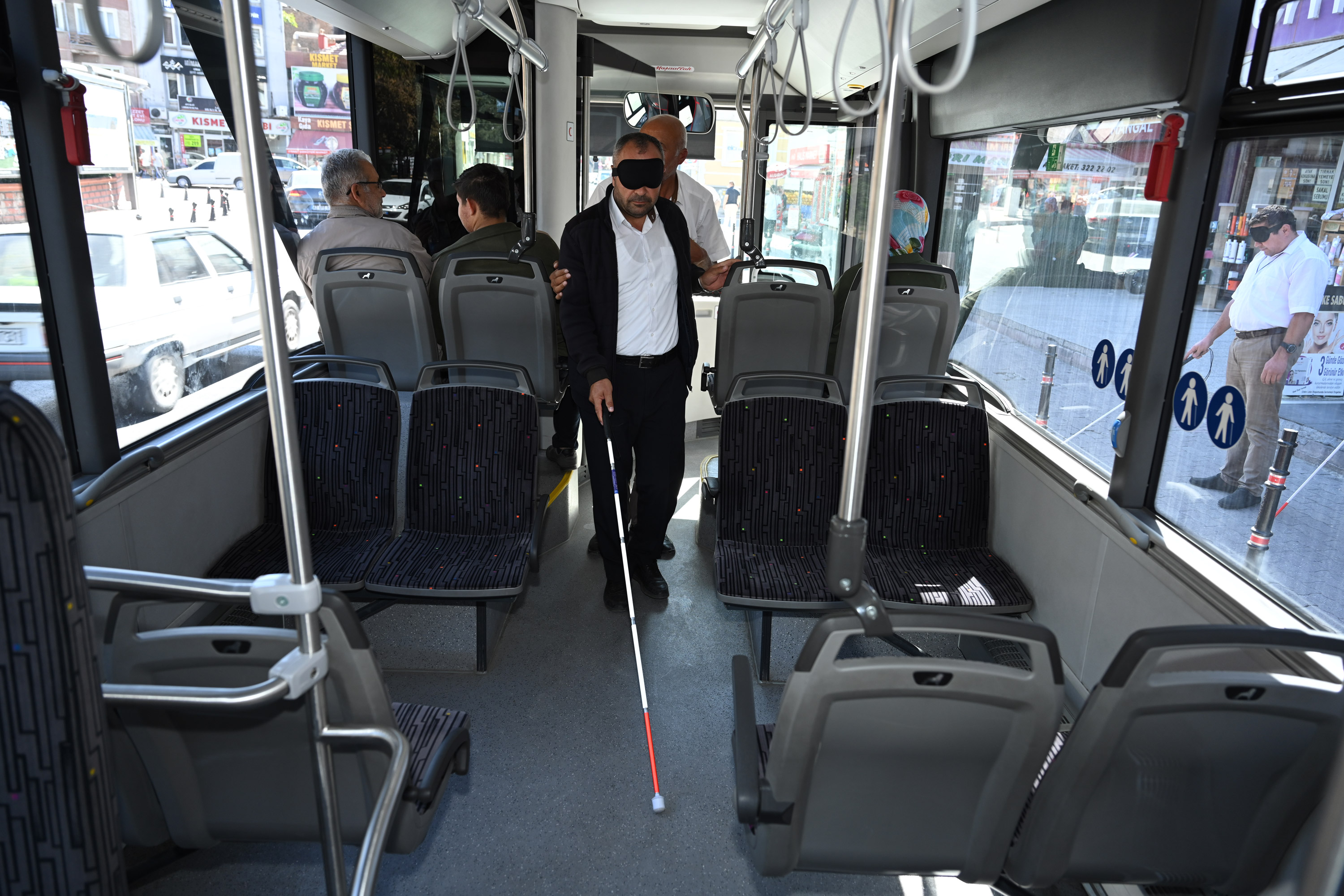 KONYA BÜYÜKŞEHİR'DEN, OTOBÜS ŞOFÖRLERİNE ENGELLİLERİ DAHA İYİ ANLAMALARI İÇİN "FARKINDALIK VE EMPATİ EĞİTİMİ"