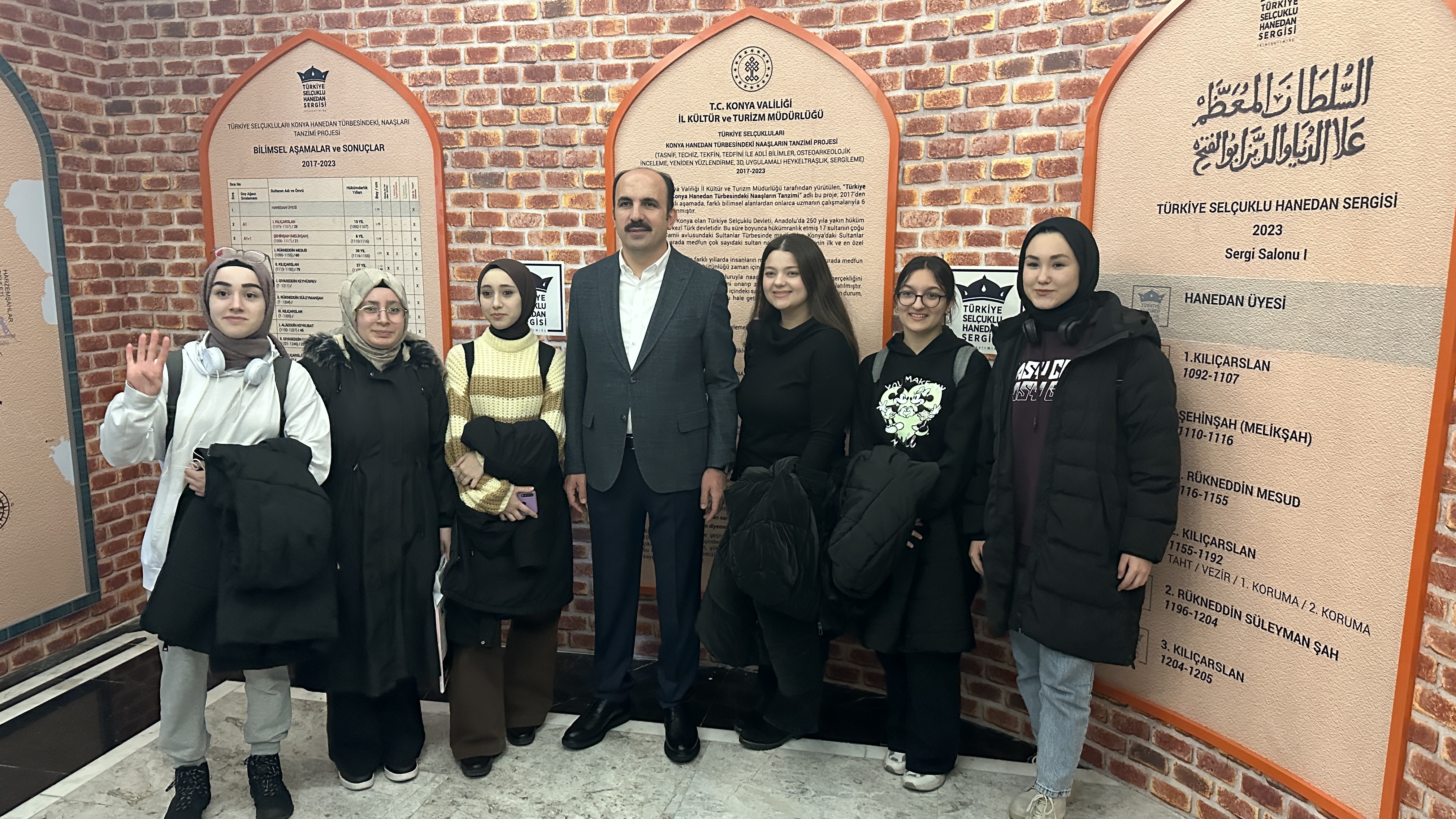 DARÜ’L-MÜLK SERGİ SARAYI VATANDAŞLARDAN YOĞUN İLGİ GÖRÜYOR