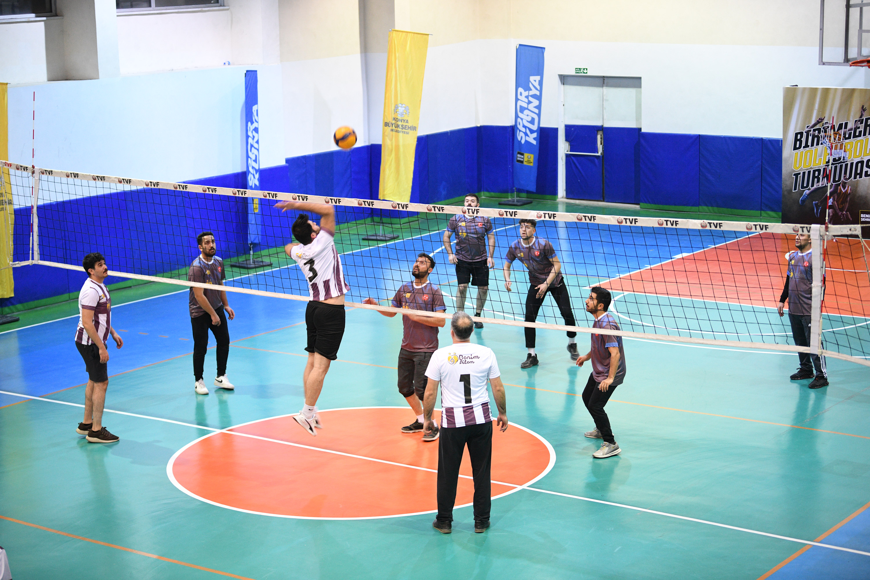 KONYA BÜYÜKŞEHİR’DE BİRİMLER ARASI VOLEYBOL TURNUVASI HEYECANI