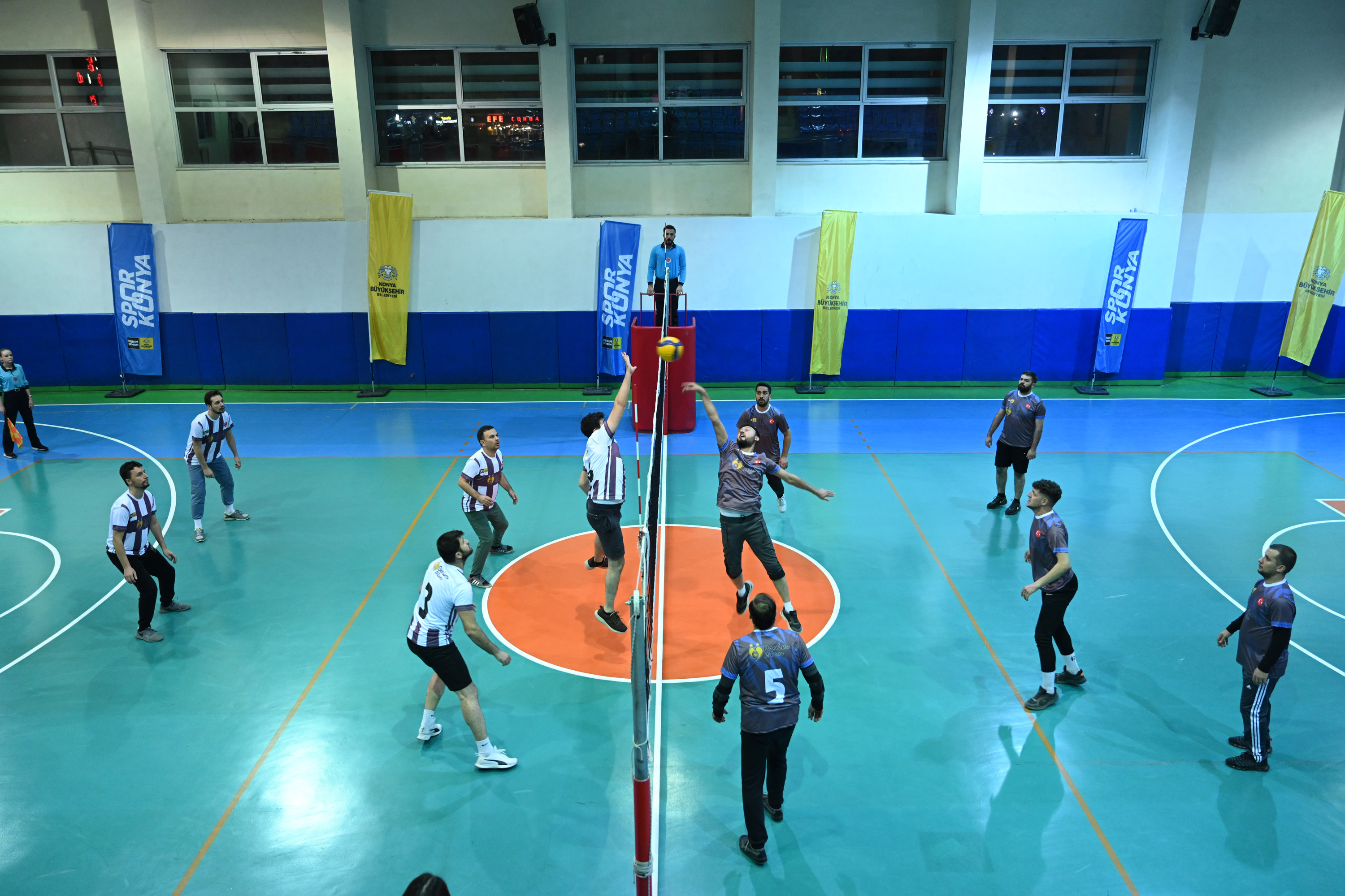 KONYA BÜYÜKŞEHİR’DE BİRİMLER ARASI VOLEYBOL TURNUVASI HEYECANI