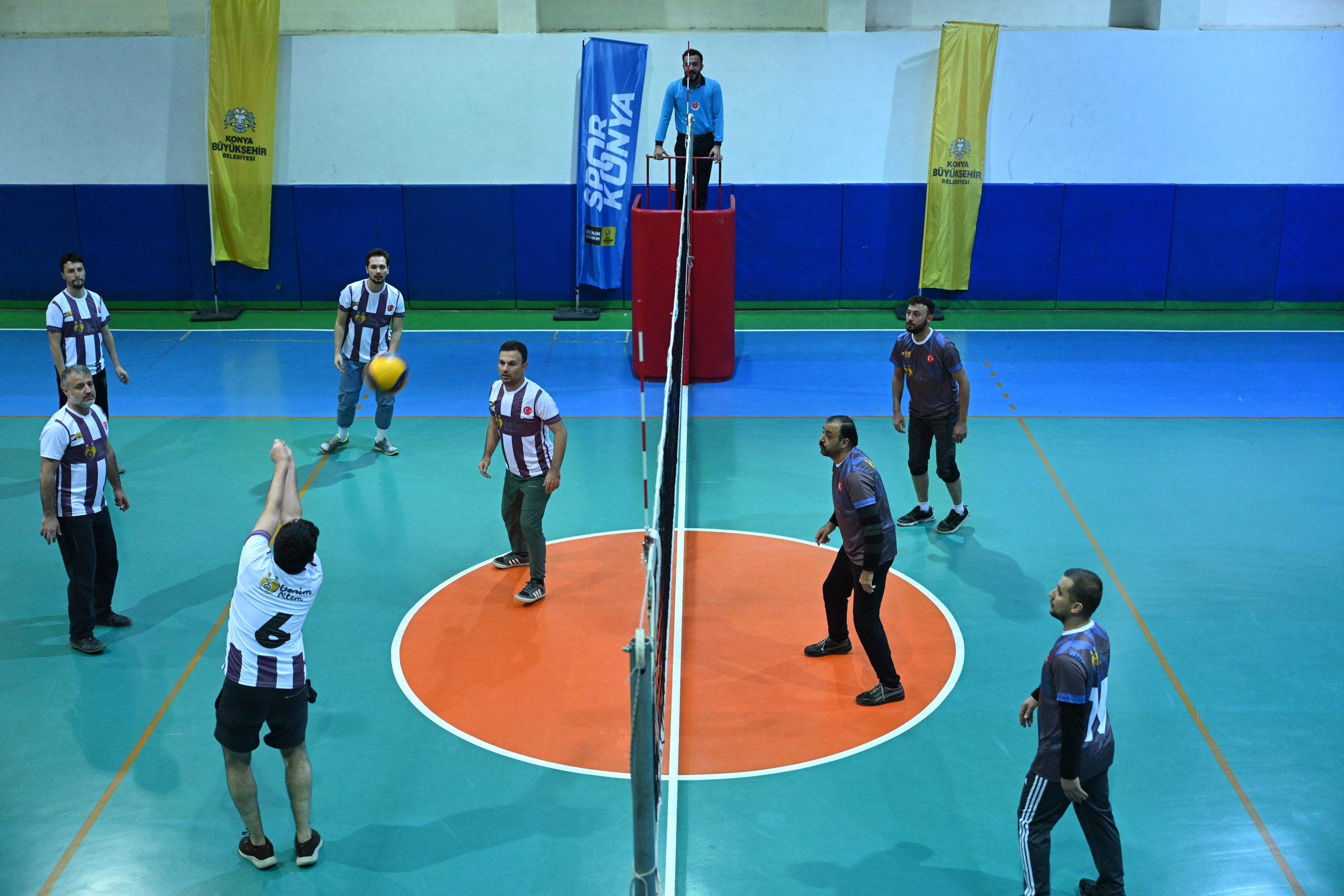 KONYA BÜYÜKŞEHİR’DE BİRİMLER ARASI VOLEYBOL TURNUVASI HEYECANI