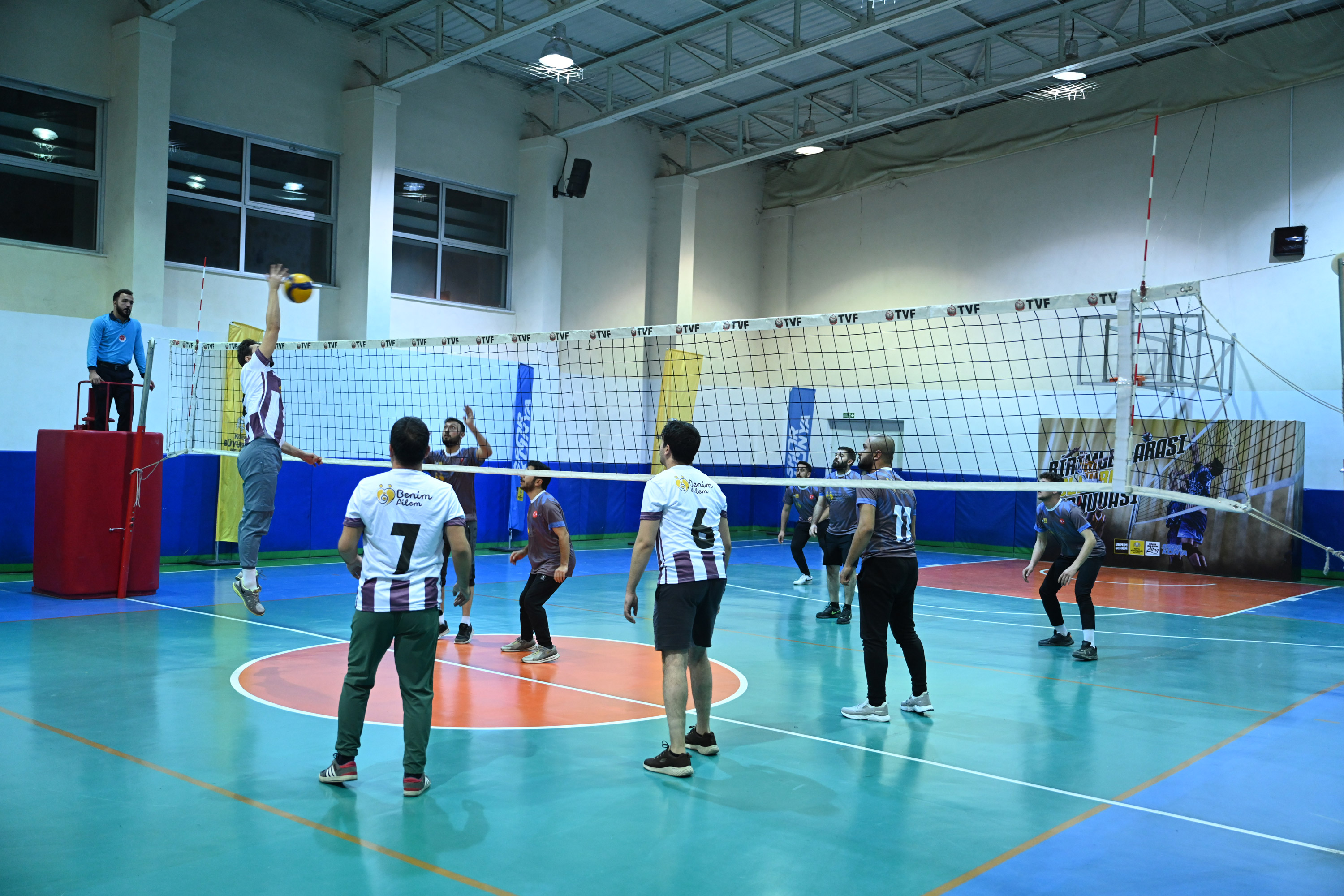 KONYA BÜYÜKŞEHİR’DE BİRİMLER ARASI VOLEYBOL TURNUVASI HEYECANI