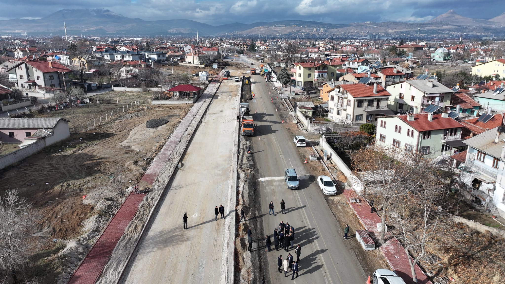 BAŞKAN ALTAY VE BAŞKAN KAVUŞ NECMETTİN ERBAKAN CADDESİ’Nİ İNCELEDİ